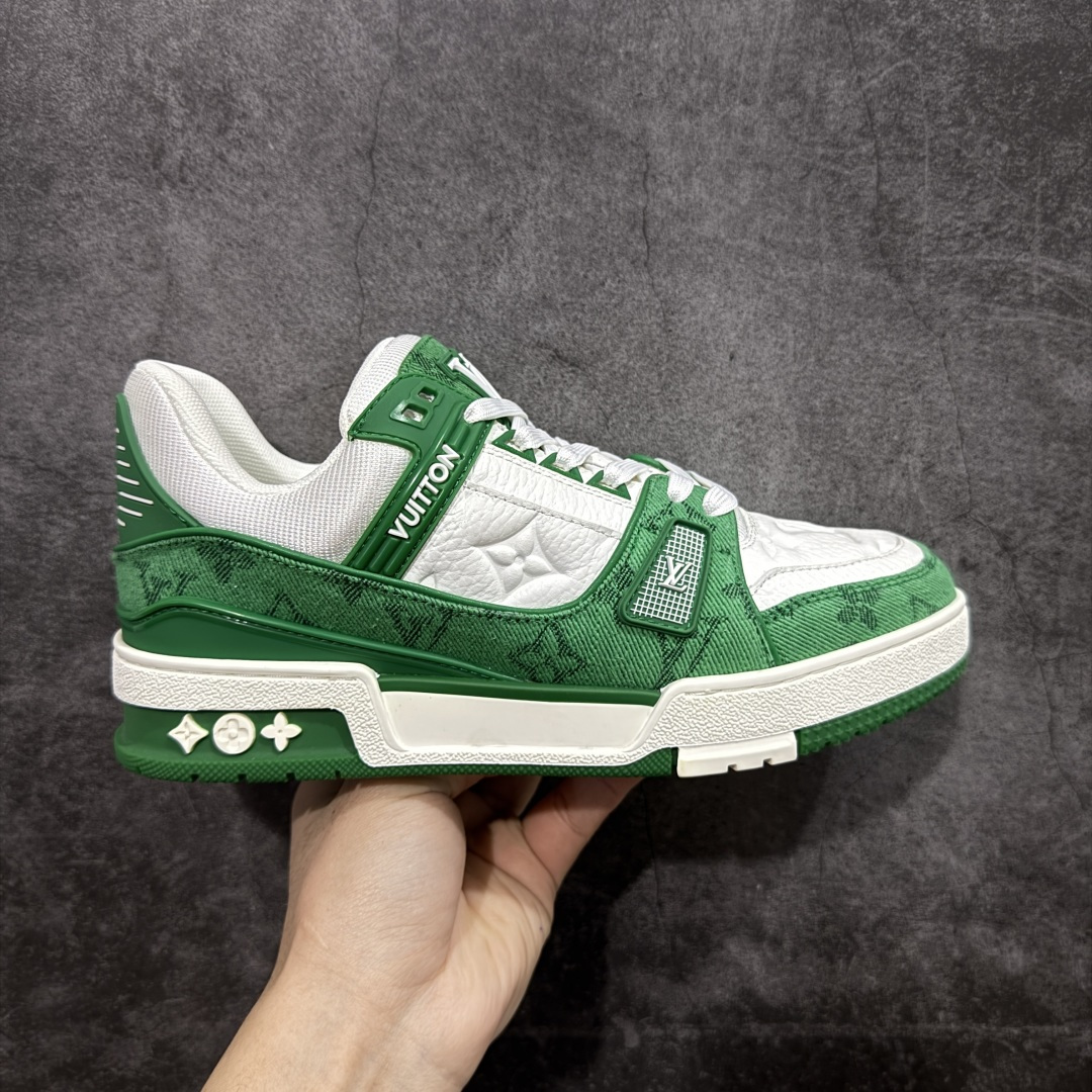 【YS纯原】广奢高端货 LOUIS VUITTON 路易威登 LV Trainer系列 ✦ 原楦原纸版开模，鞋型立体饱满 ✦ 零毛边、零溢胶、零线头瑕疵 ✦ 细节与原版一致 区分市面通货 ✦ 多层叠片＋电脑针车，针距密度一致 ✦ Monogram浮雕＋3D高频压纹 ✦ 多密度发泡中底：支撑回弹媲美专柜 ✦ 原装橡胶大底：含胶量高、纹路深、双拼接零偏差 ✦ ZP级原装包装：专柜款鞋盒＋防尘袋＋说明书 尺码：35-46-选品中心