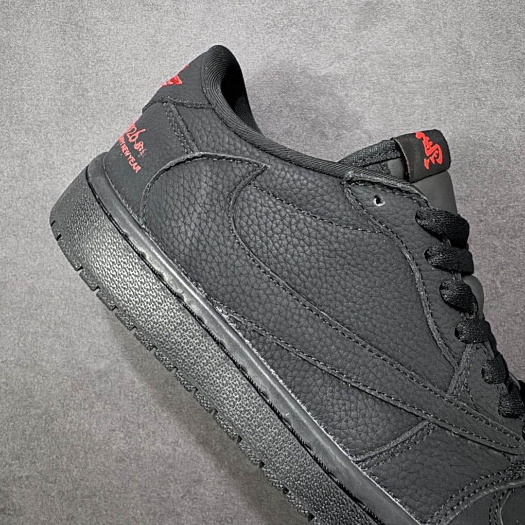 图片[6]-【定制版】高端定制 Travis Scott x Jordan 1 Low “马年限定-黑红” 倒勾低帮休闲版本 原厂全头层皮 大厂纯原品质出货 纯正版型 定制鞋盒 皮料切割干净无任何毛边 Ortholite鞋垫抗菌透气防臭 细节完美 超高清洁度 货号：YF9511-502 尺码：36 36.5 37.5 38 38.5 39 40 40.5 41 42 42.5 43 44 44.5 45-选品中心