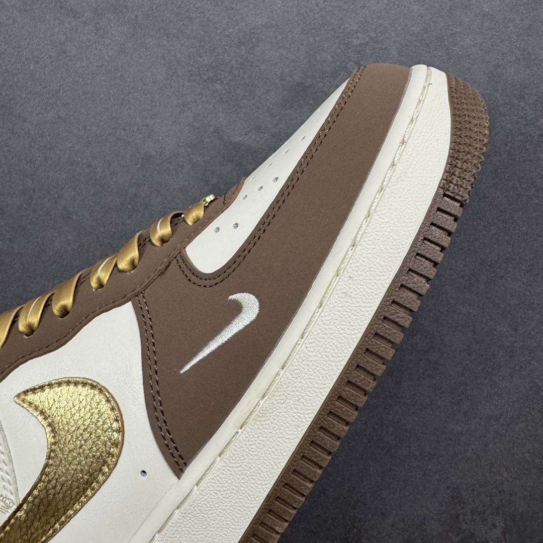 图片[5]-【定制版】NIke Air Force 1 \’07 Low “马年限定–金棕纳福” 空军一号低帮 运动鞋 休闲鞋 折边针车 工艺难度大 原楦头原纸板 高端定制鞋盒 原厂鞋底 超高清洁度 细节完美 货号：IQ1119-011 尺码：36 36.5 37.5 38 38.5 39 40 40.5 41 42 42.5 43 44 44.5 45-选品中心