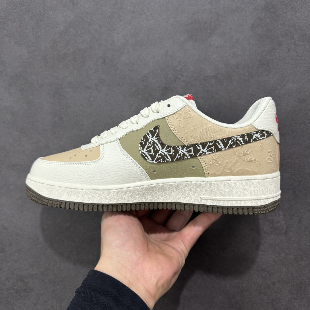图片[2]-【定制版】NIke Air Force 1 \’07 Low “马年限定–素褐凝烟” 空军一号低帮 运动鞋 休闲鞋 折边针车 工艺难度大 原楦头原纸板 高端定制鞋盒 原厂鞋底 超高清洁度 细节完美 货号：NH0601-537 尺码：36 36.5 37.5 38 38.5 39 40 40.5 41 42 42.5 43 44 44.5 45-选品中心