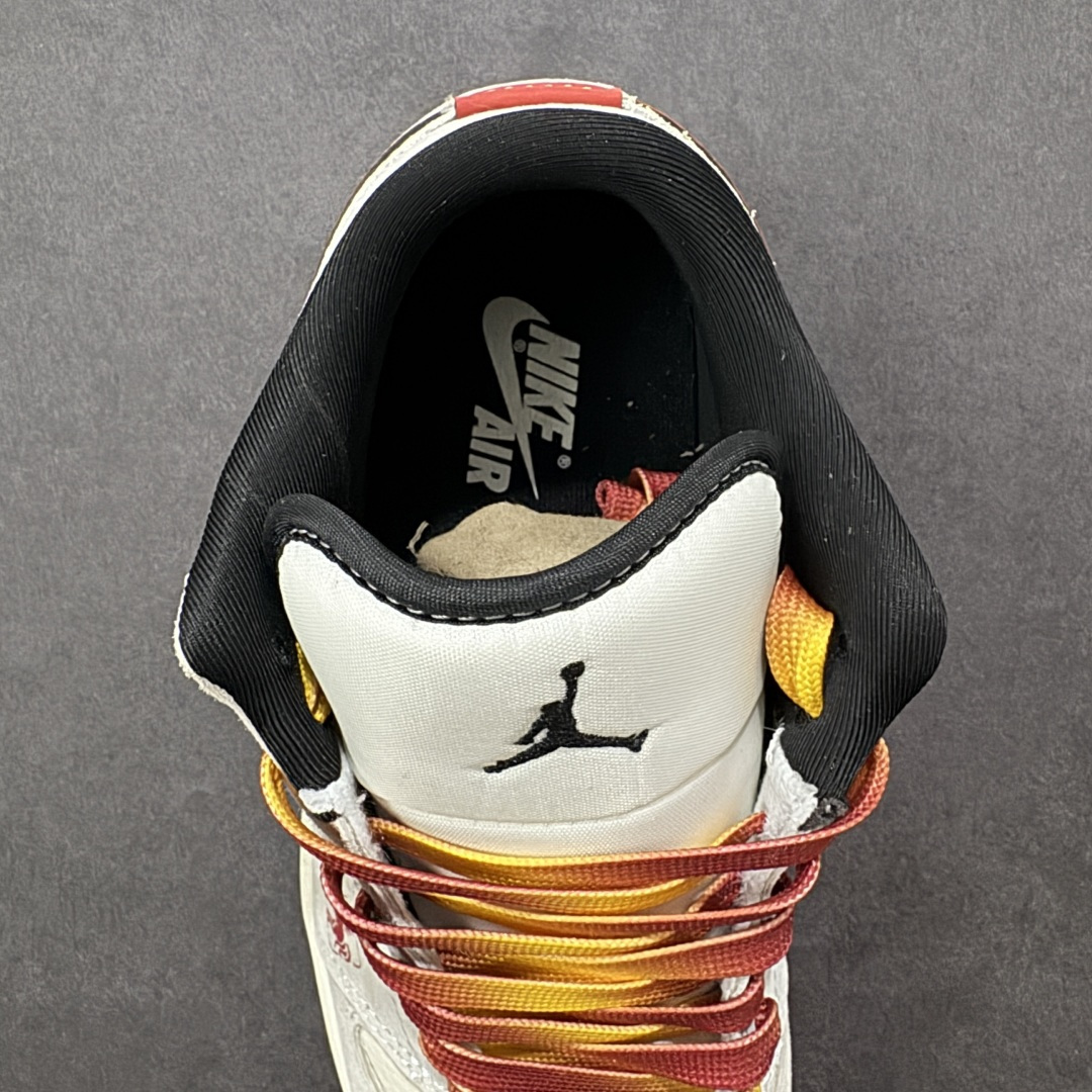 图片[7]-【定制版】踏火追风，一马当先 | Air Jordan 1 Low 马年限定 当经典AJ1 Low遇上马年炽热祥瑞，这双LR8888-020以火焰纹Swoosh与奔马图腾点燃新年气场，既是街头潮流的吸睛利器，也是开运纳福的时尚战袍，让你在新的一年里步步生风，马到功成。 Swoosh Logo融入火焰纹理，如骏马踏火而行；鞋头的骏马浮雕与鞋身“HO RSE”字样相互呼应，鞋侧的奔马刺绣灵动醒目，每一处细节都在诉说“龙马精神”的美好祝愿。 尺码：36-45带半码-选品中心