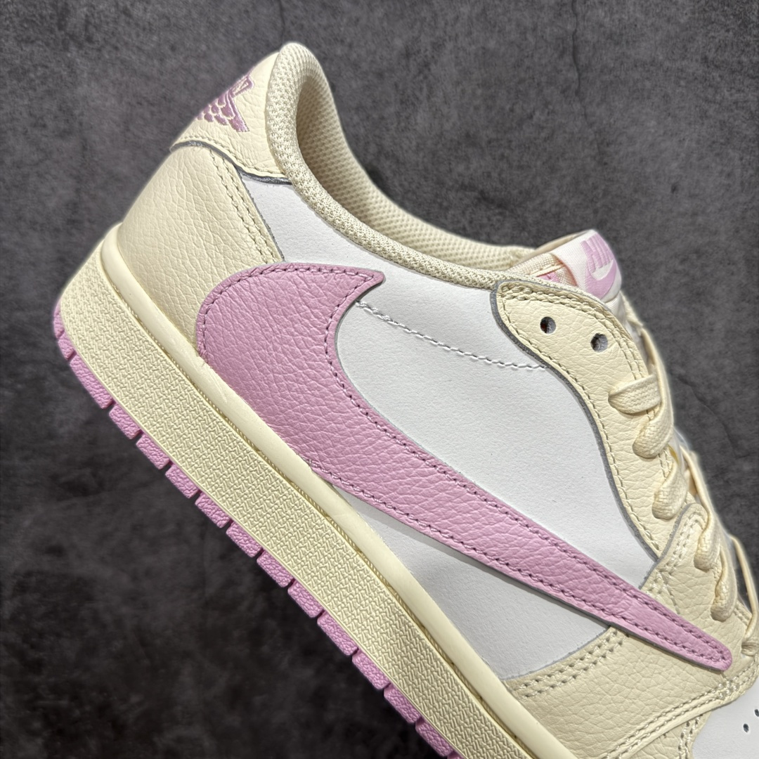 图片[7]-【FK纯原】Travis Scott x Air Jordan AJ1 Low OG SP TS联名白浅粉倒钩低帮 DZ4137-206DM7866-200 正确版本 正确细节做工 爱心织唛标 情人节鞋垫 知名大厂出品 纯原第一梯队版本 产品品控稳定性领先行业 各方面均可对飙市面通货版 SZ原厂全套原楦原纸板冲刀磨具开发 原厂皮料加持 原厂港宝加持定型后跟R度完美 同源原厂电绣 鬼脸飞翼针数密度立体效果一致 百分百一致原鞋 原厂拉帮工艺 针距密度一致 后跟弧度收口自然不对折 极致一眼正品既视感 进口玻璃冲刀皮料裁剪零毛边 全鞋电脑针车工艺 品控清洁度最高QC检验标准 免检产品 原厂订购鞋盒、鞋标、防尘纸、鞋撑、鞋带 追求极致的原厂味道 尺码：36-48.5-选品中心