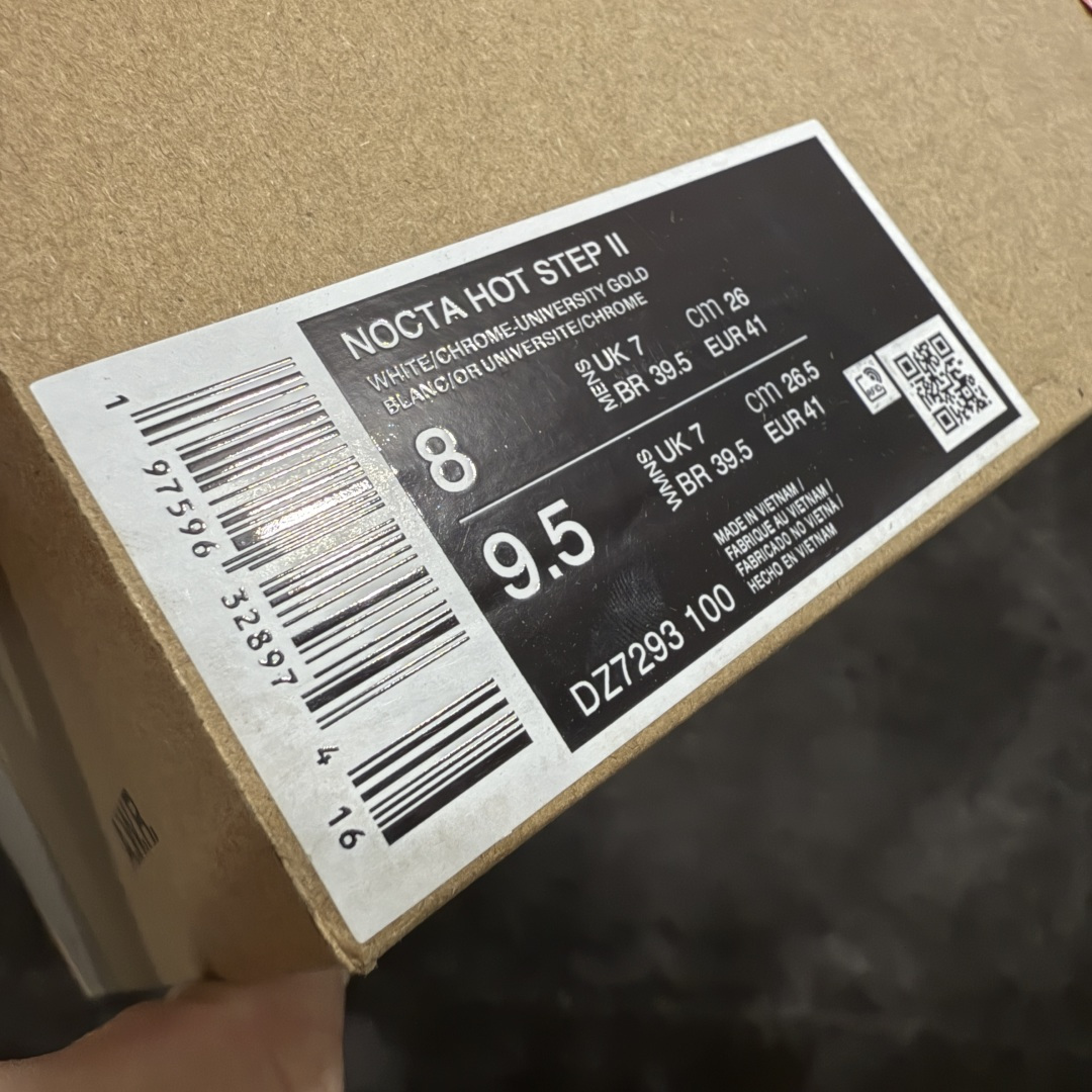 图片[10]-【ZOK版本】NOCTA x NK Hot Step II 联名款 复古运动鞋 白色 DZ7293-100 外贸专供品质 市场第一梯队 区别市场掉漆版本 全部使用原厂材料 原数据打造 鞋面造型有很强的线条感 电镀元素贯穿鞋身 以其鲜明的色调 为街头时尚注入了一股新鲜活力 尺码：40 40.5 41 42 42.5 43 44 44.5 45 46 47.5 47.5 48.5-选品中心
