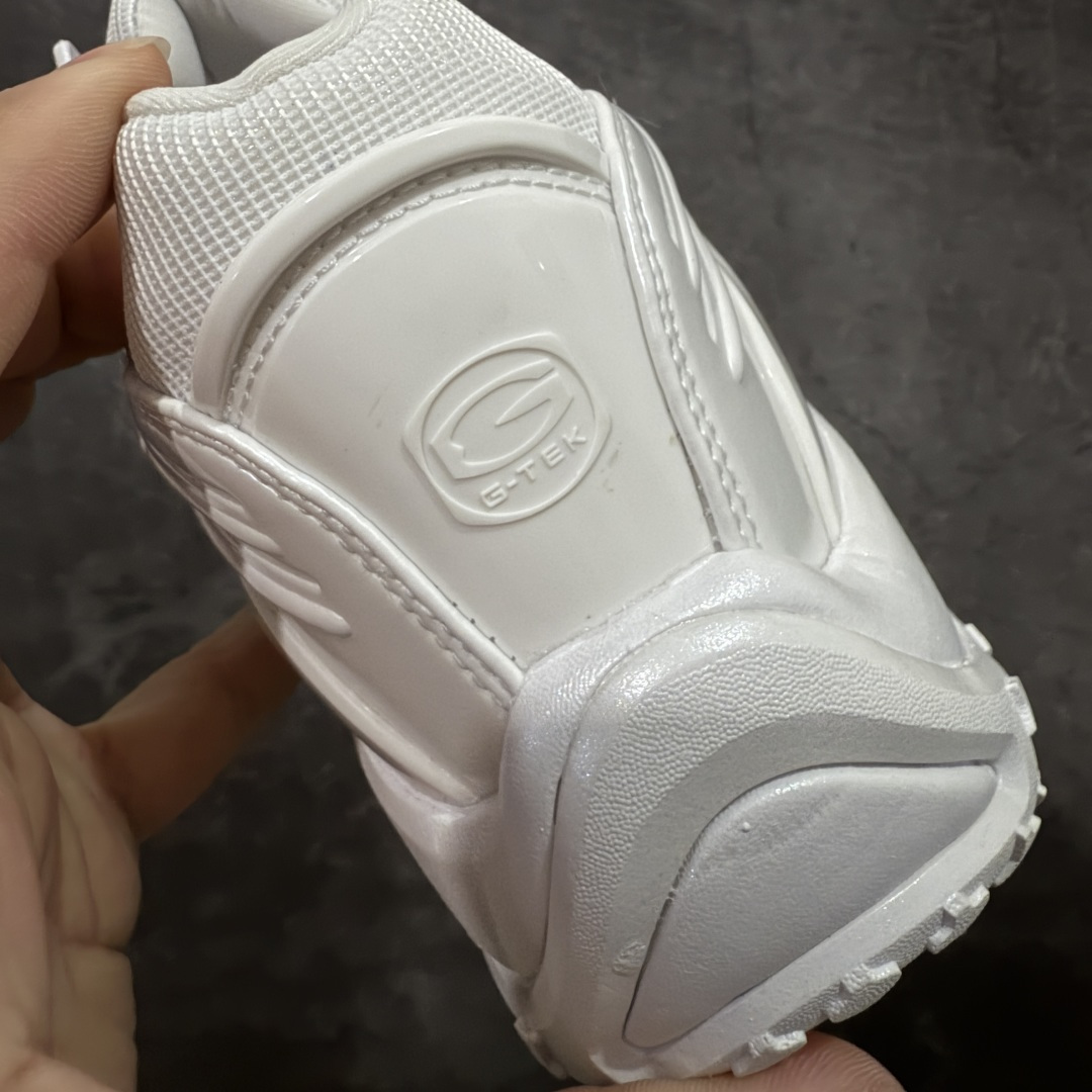 图片[2]-【ZOK版本】NOCTA x NK Hot Step II 联名款 复古运动鞋 白色 DZ7293-100 外贸专供品质 市场第一梯队 区别市场掉漆版本 全部使用原厂材料 原数据打造 鞋面造型有很强的线条感 电镀元素贯穿鞋身 以其鲜明的色调 为街头时尚注入了一股新鲜活力 尺码：40 40.5 41 42 42.5 43 44 44.5 45 46 47.5 47.5 48.5-选品中心