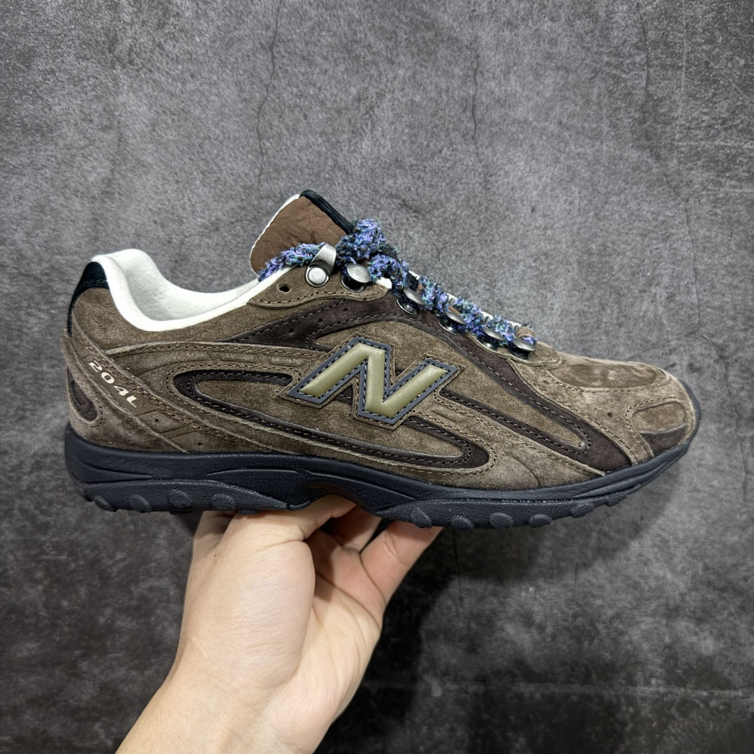 【纯原M版】BASKETCASE x New Balance U204LBC1 NB204L新百伦新款舒适百搭耐磨轻便低帮生活休闲鞋 男女同款 联名棕色 原档数据独立私模大底 唯一正确三层组合大底 特高弹切片加持 百分百还原原鞋脚感 NB市场最强产物 防伪原标全套原楦原纸板原厂数据开发 全鞋电脑针车加持 原厂网布 原装进口头层翻毛皮料正确绒感卡色 正确中底拉帮中底网布细节 匠心打造 耗时两个月开发完成 工艺极其复杂难度可想而知 高端零售专供产物 尺码：36 37 37.5 38 38.5 39.5 40 40.5 41.5 42 42.5 43 44 44.5 45 45.5 46.5 47-选品中心