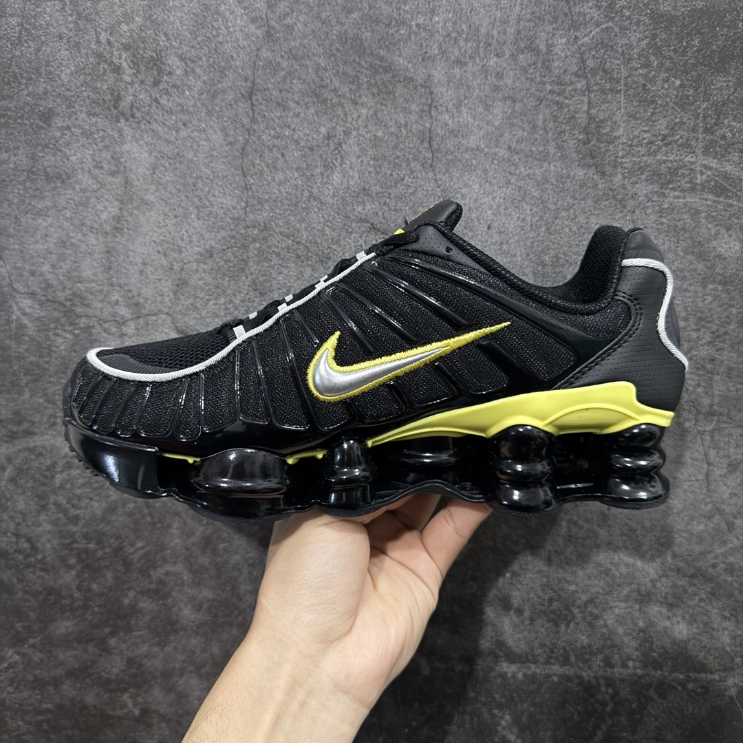 图片[2]-【Max纯原版】原版开发 Nike Shox TL系列 “Racer Yellow”黑黄色 NK Shox TL系列 黑蓝色 复古舒适百搭防滑耐磨低邦柱形气垫休闲跑步鞋 鞋面采用了轻质化的材料打造，搭载鞋带系带系统以及鞋舌部分的特殊控制模块，科技感十足；采用透气纺织品和网眼鞋面与标志性的Nike Shox技术，同时提供更轻盈的感觉和大胆的外观；鞋身大面积采用织物与皮革材质拼接设计，搭配Dri-FITz透气网面，透气性拉满不闷脚。中底前掌搭载Air Max科技，后掌配置Shoxy缓震气柱，前掌气垫提供灵敏回弹，中底的气柱设计也很加分，外观上科技感十足；设计彰显个性，复古造型适配多种穿搭风格。 货号：CN0151-002 尺码：39 40 40.5 41 42 42.5 43 44 44.5 45 45.5 46 46.5 47.5-选品中心