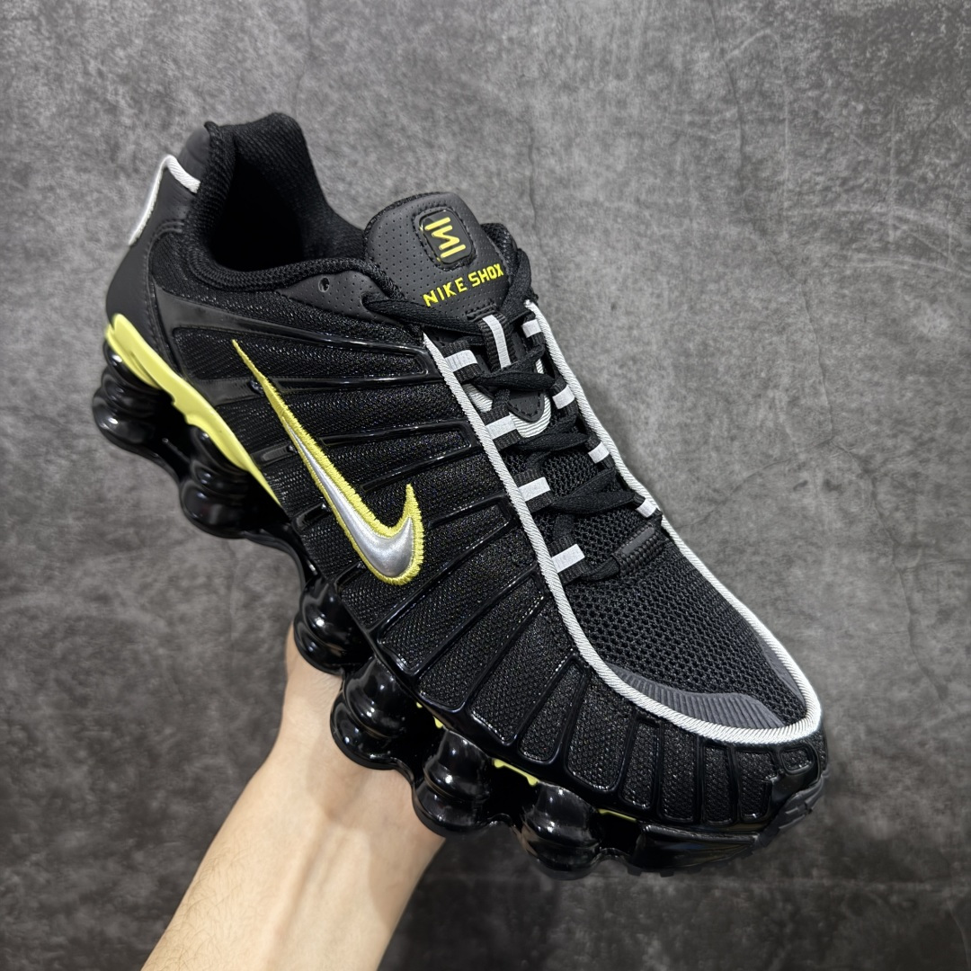 图片[3]-【Max纯原版】原版开发 Nike Shox TL系列 “Racer Yellow”黑黄色 NK Shox TL系列 黑蓝色 复古舒适百搭防滑耐磨低邦柱形气垫休闲跑步鞋 鞋面采用了轻质化的材料打造，搭载鞋带系带系统以及鞋舌部分的特殊控制模块，科技感十足；采用透气纺织品和网眼鞋面与标志性的Nike Shox技术，同时提供更轻盈的感觉和大胆的外观；鞋身大面积采用织物与皮革材质拼接设计，搭配Dri-FITz透气网面，透气性拉满不闷脚。中底前掌搭载Air Max科技，后掌配置Shoxy缓震气柱，前掌气垫提供灵敏回弹，中底的气柱设计也很加分，外观上科技感十足；设计彰显个性，复古造型适配多种穿搭风格。 货号：CN0151-002 尺码：39 40 40.5 41 42 42.5 43 44 44.5 45 45.5 46 46.5 47.5-选品中心