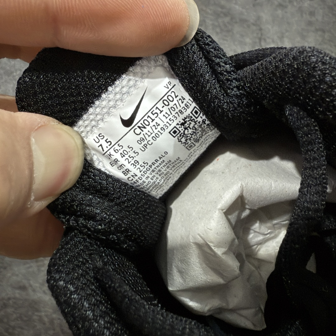 图片[7]-【Max纯原版】原版开发 Nike Shox TL系列 “Racer Yellow”黑黄色 NK Shox TL系列 黑蓝色 复古舒适百搭防滑耐磨低邦柱形气垫休闲跑步鞋 鞋面采用了轻质化的材料打造，搭载鞋带系带系统以及鞋舌部分的特殊控制模块，科技感十足；采用透气纺织品和网眼鞋面与标志性的Nike Shox技术，同时提供更轻盈的感觉和大胆的外观；鞋身大面积采用织物与皮革材质拼接设计，搭配Dri-FITz透气网面，透气性拉满不闷脚。中底前掌搭载Air Max科技，后掌配置Shoxy缓震气柱，前掌气垫提供灵敏回弹，中底的气柱设计也很加分，外观上科技感十足；设计彰显个性，复古造型适配多种穿搭风格。 货号：CN0151-002 尺码：39 40 40.5 41 42 42.5 43 44 44.5 45 45.5 46 46.5 47.5-选品中心