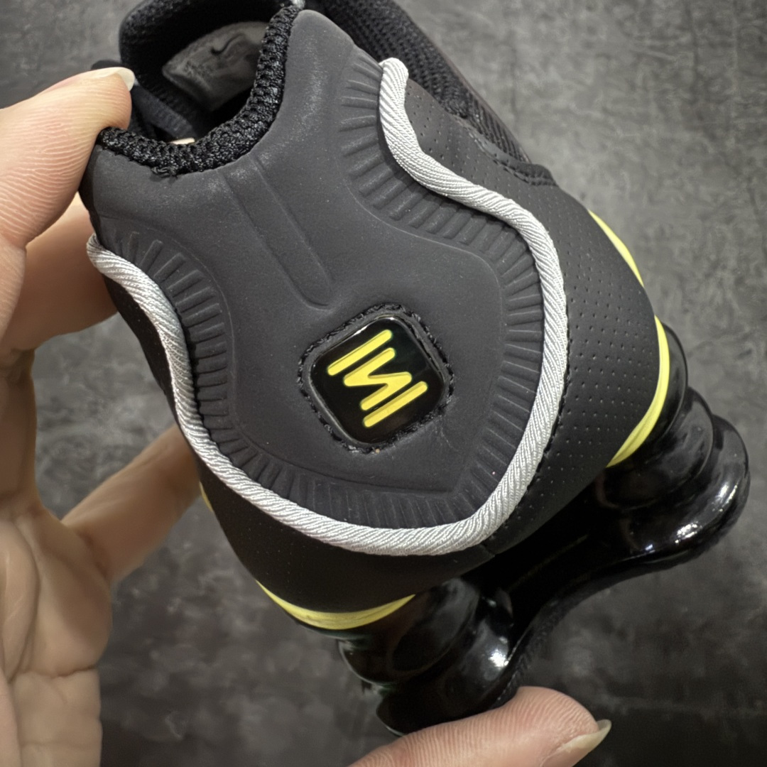 图片[2]-【Max纯原版】原版开发 Nike Shox TL系列 “Racer Yellow”黑黄色 NK Shox TL系列 黑蓝色 复古舒适百搭防滑耐磨低邦柱形气垫休闲跑步鞋 鞋面采用了轻质化的材料打造，搭载鞋带系带系统以及鞋舌部分的特殊控制模块，科技感十足；采用透气纺织品和网眼鞋面与标志性的Nike Shox技术，同时提供更轻盈的感觉和大胆的外观；鞋身大面积采用织物与皮革材质拼接设计，搭配Dri-FITz透气网面，透气性拉满不闷脚。中底前掌搭载Air Max科技，后掌配置Shoxy缓震气柱，前掌气垫提供灵敏回弹，中底的气柱设计也很加分，外观上科技感十足；设计彰显个性，复古造型适配多种穿搭风格。 货号：CN0151-002 尺码：39 40 40.5 41 42 42.5 43 44 44.5 45 45.5 46 46.5 47.5-选品中心