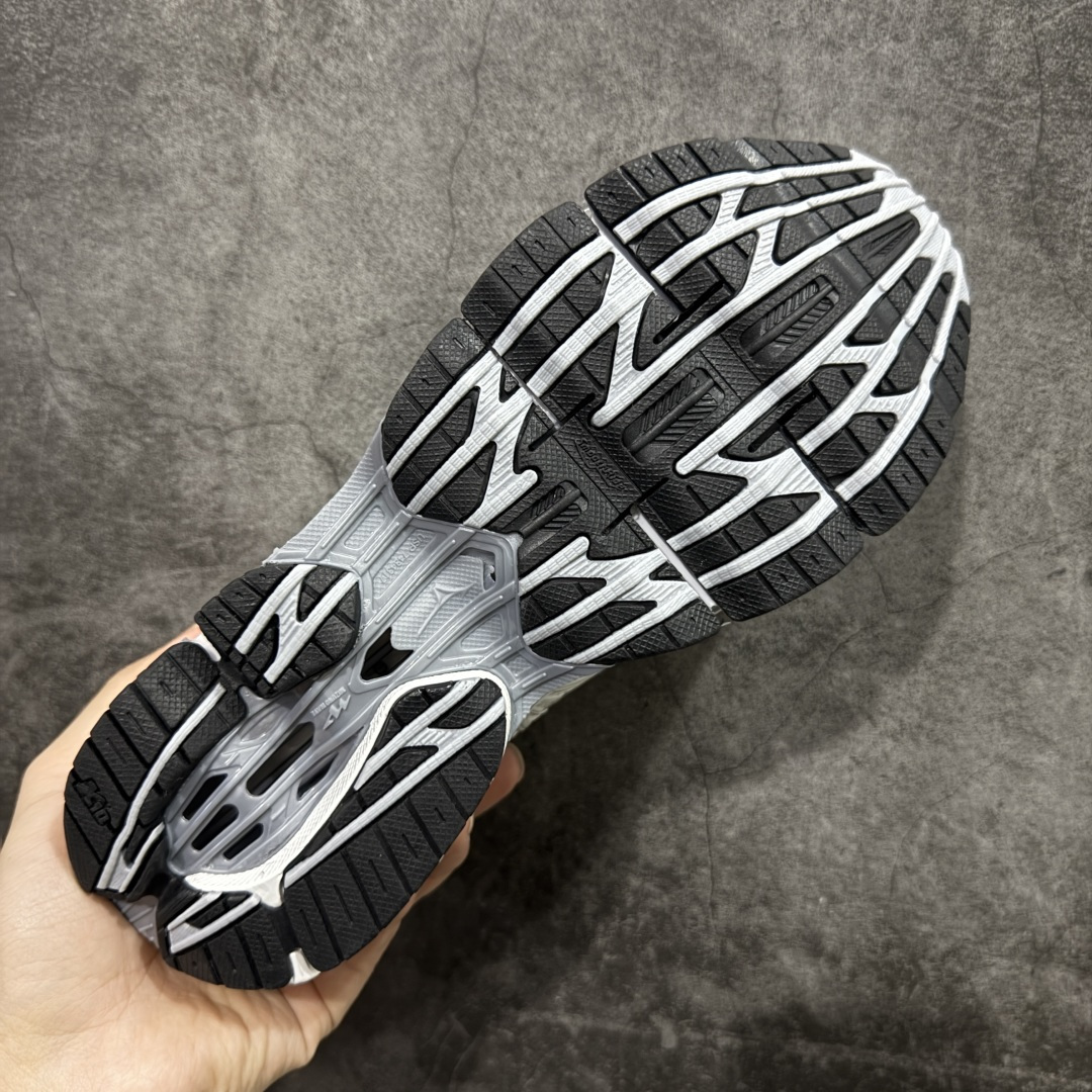 图片[9]-【纯原版】Mizuno 美津侬 WAVE PROPHECY 14S 复古时尚休闲舒适运动跑步鞋 美津浓WAVE机械缓震 可以说是机械缓震跑鞋科技的翘楚有着非凡的适应性，有着充分而持久的缓震能力和轻量化设计，是一双可以陪伴我们日常训练甚至是半马比赛的跑鞋，无论是“跑步初哥”还是“精英老鸟”，只要不是比较夸张的大体重人群，都可以穿着WAVE RIDER 来跑步。如果你不知道跑步穿什么鞋，不知道给别人推荐什么鞋，那么选“美津浓 ” 尺码：36-45-选品中心