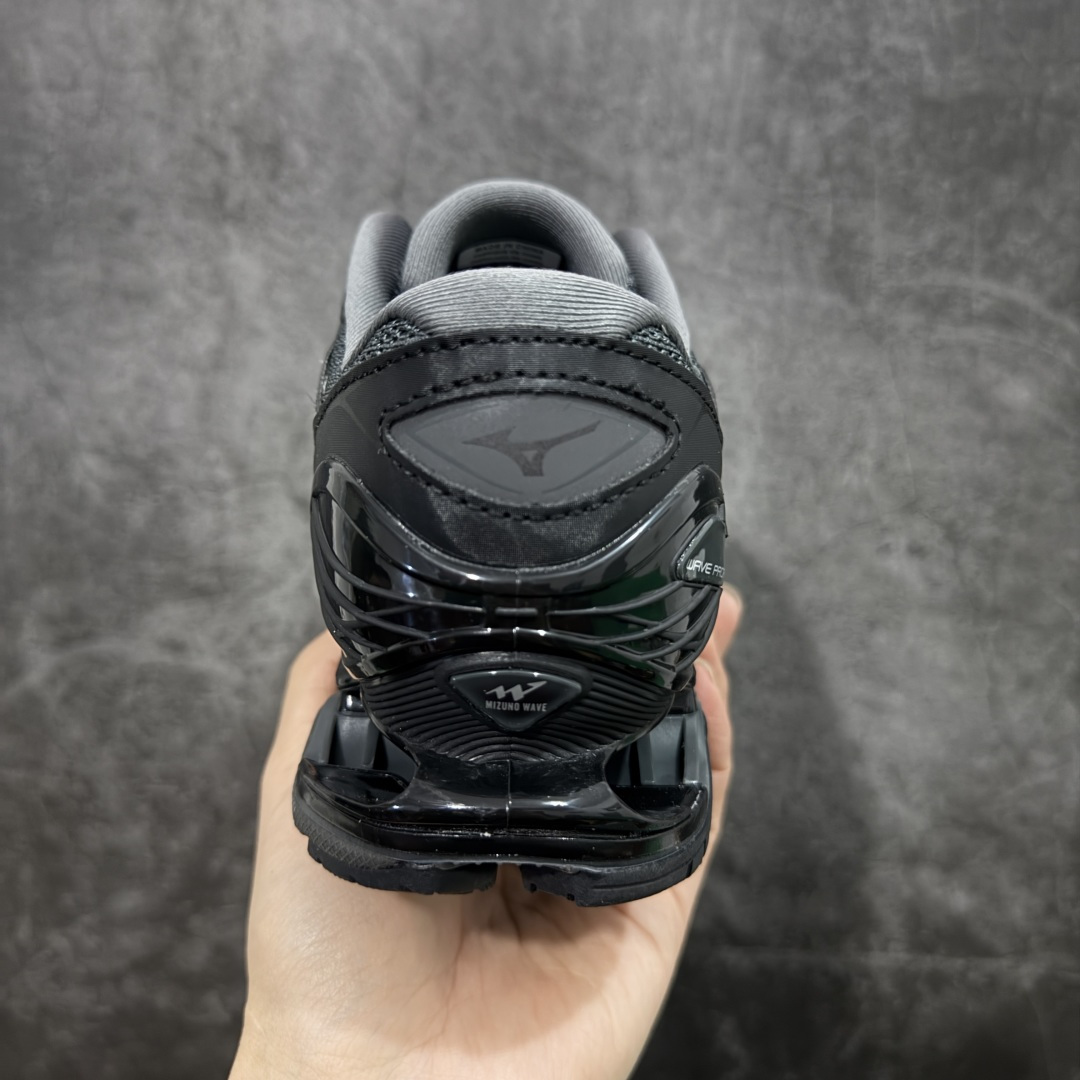 图片[4]-【纯原版】Mizuno 美津侬 WAVE PROPHECY 14S 复古时尚休闲舒适运动跑步鞋 美津浓WAVE机械缓震 可以说是机械缓震跑鞋科技的翘楚有着非凡的适应性，有着充分而持久的缓震能力和轻量化设计，是一双可以陪伴我们日常训练甚至是半马比赛的跑鞋，无论是“跑步初哥”还是“精英老鸟”，只要不是比较夸张的大体重人群，都可以穿着WAVE RIDER 来跑步。如果你不知道跑步穿什么鞋，不知道给别人推荐什么鞋，那么选“美津浓 ” 尺码：36-45-选品中心