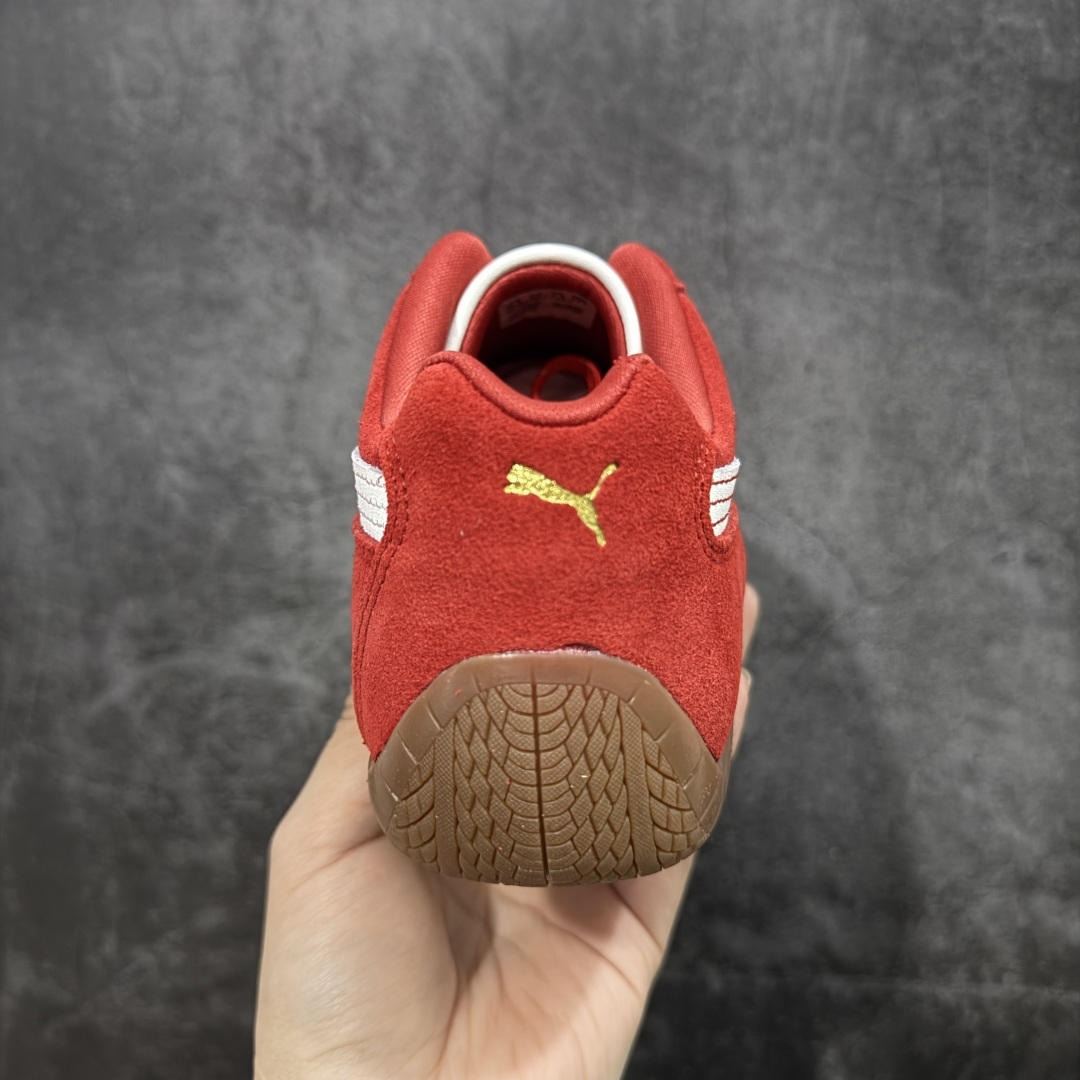 图片[4]-【CS纯原版】Puma Speedcat OG Sparco 舒适运动 防滑轻便 低帮 生活休闲鞋 男女款运动休闲鞋 马年限定 398836-31 市场第一梯队品质 版型 细节 烫金走线 完全碾压市场任意版本 欢迎对比🆚 工厂耗时3个月开发 原装档案原数据纸版楦型 采用固色翻毛皮鞋面材质(正确二次成型\’猛帮\’成型工艺🆚区别市面版本!!) 外置原数据开发轻量耐磨橡胶大底💪🏻 全球知名运动品牌PUMA宝马赛车系列 融合了宝马车队的标志性配色 以趣味十足又前卫复古的设计引领潮流 将赛道精神融入街头时尚 开启前卫竞速之旅 主打前卫复古风 Roma鞋款的鞋侧以复古的流线造型 缀以宝马经典Logo 巧妙吸睛 而Speedcat鞋款以亮眼三色条纹元素缀以舒适鞋面 赋予了独特的个性美学 演绎赛车的无尽能量 尺码：35.5-45-选品中心