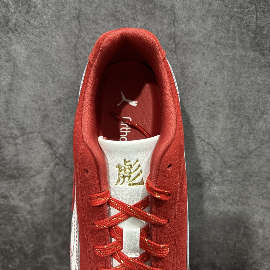 图片[8]-【CS纯原版】Puma Speedcat OG Sparco 舒适运动 防滑轻便 低帮 生活休闲鞋 男女款运动休闲鞋 马年限定 398836-31 市场第一梯队品质 版型 细节 烫金走线 完全碾压市场任意版本 欢迎对比🆚 工厂耗时3个月开发 原装档案原数据纸版楦型 采用固色翻毛皮鞋面材质(正确二次成型\’猛帮\’成型工艺🆚区别市面版本!!) 外置原数据开发轻量耐磨橡胶大底💪🏻 全球知名运动品牌PUMA宝马赛车系列 融合了宝马车队的标志性配色 以趣味十足又前卫复古的设计引领潮流 将赛道精神融入街头时尚 开启前卫竞速之旅 主打前卫复古风 Roma鞋款的鞋侧以复古的流线造型 缀以宝马经典Logo 巧妙吸睛 而Speedcat鞋款以亮眼三色条纹元素缀以舒适鞋面 赋予了独特的个性美学 演绎赛车的无尽能量 尺码：35.5-45-选品中心