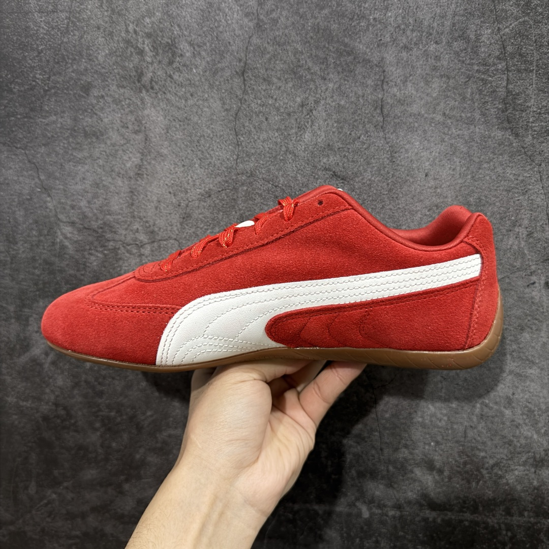 图片[2]-【CS纯原版】Puma Speedcat OG Sparco 舒适运动 防滑轻便 低帮 生活休闲鞋 男女款运动休闲鞋 马年限定 398836-31 市场第一梯队品质 版型 细节 烫金走线 完全碾压市场任意版本 欢迎对比🆚 工厂耗时3个月开发 原装档案原数据纸版楦型 采用固色翻毛皮鞋面材质(正确二次成型\’猛帮\’成型工艺🆚区别市面版本!!) 外置原数据开发轻量耐磨橡胶大底💪🏻 全球知名运动品牌PUMA宝马赛车系列 融合了宝马车队的标志性配色 以趣味十足又前卫复古的设计引领潮流 将赛道精神融入街头时尚 开启前卫竞速之旅 主打前卫复古风 Roma鞋款的鞋侧以复古的流线造型 缀以宝马经典Logo 巧妙吸睛 而Speedcat鞋款以亮眼三色条纹元素缀以舒适鞋面 赋予了独特的个性美学 演绎赛车的无尽能量 尺码：35.5-45-选品中心