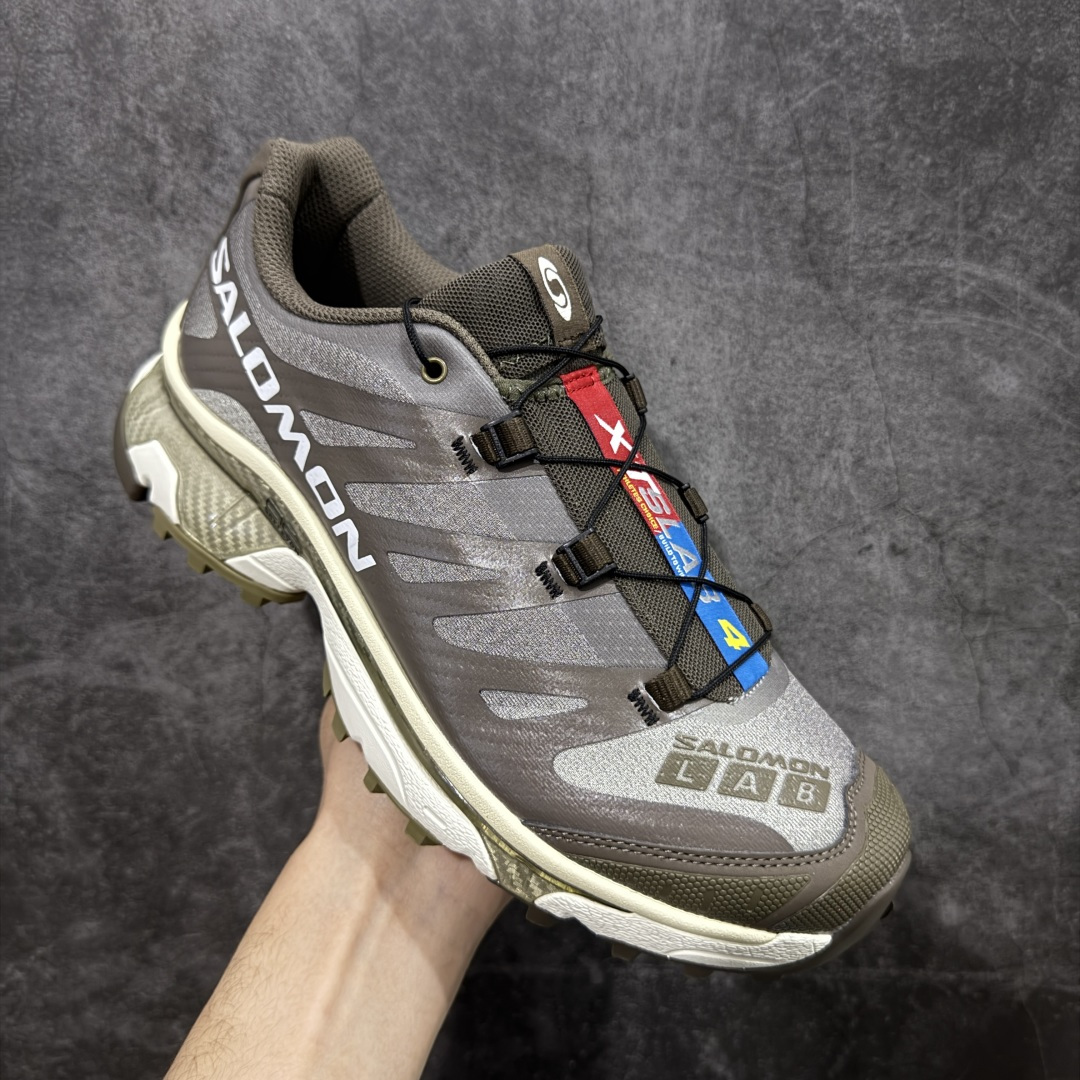 图片[3]-【纯原M版】Salomon XT-4 OG Advanced 萨洛蒙系列低帮城市越野机能透气休闲运动鞋 474425 鞋舌处附有迷你网眼袋收纳鞋绳以及下方的多色 Logo 标签 接着搭载奶油色 ACS 技术中底以及金色 TPU 塑料部件提升鞋款耐用性 中底与鞋面之间饰有海蓝色条状细节有效增添鞋款层次 最后应用黑色 Contragrip Chevron 外底完成鞋款设计 这次配色颇为高调 两款配色均以绚丽的渐变设计呈现 一款以粉紫渐变主打 另一款以黄绿渐变呈现 视觉效果相当吸睛 鞋面的使用玻璃纤维覆盖物加固 并通过细绳扣系带系统进行锁定 Salomon 的品牌logo 出现在脚后跟和前掌部位 中底虽然偏薄 但非常耐用 与模压塑料ACS 框架以及致密AC2 Muscle 鞋底单元结合 能够提供出色的支撑力和缓冲性 尺码：36 36.5 37 38 38.5 39 40 40.5 41 42 42.5 43 44 44.5 45-选品中心