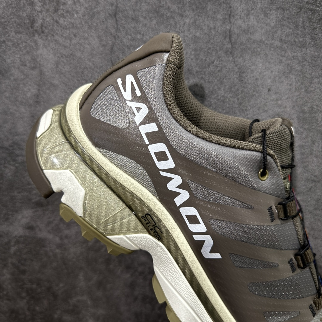 图片[7]-【纯原M版】Salomon XT-4 OG Advanced 萨洛蒙系列低帮城市越野机能透气休闲运动鞋 474425 鞋舌处附有迷你网眼袋收纳鞋绳以及下方的多色 Logo 标签 接着搭载奶油色 ACS 技术中底以及金色 TPU 塑料部件提升鞋款耐用性 中底与鞋面之间饰有海蓝色条状细节有效增添鞋款层次 最后应用黑色 Contragrip Chevron 外底完成鞋款设计 这次配色颇为高调 两款配色均以绚丽的渐变设计呈现 一款以粉紫渐变主打 另一款以黄绿渐变呈现 视觉效果相当吸睛 鞋面的使用玻璃纤维覆盖物加固 并通过细绳扣系带系统进行锁定 Salomon 的品牌logo 出现在脚后跟和前掌部位 中底虽然偏薄 但非常耐用 与模压塑料ACS 框架以及致密AC2 Muscle 鞋底单元结合 能够提供出色的支撑力和缓冲性 尺码：36 36.5 37 38 38.5 39 40 40.5 41 42 42.5 43 44 44.5 45-选品中心