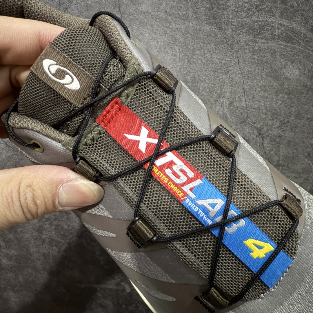 图片[5]-【纯原M版】Salomon XT-4 OG Advanced 萨洛蒙系列低帮城市越野机能透气休闲运动鞋 474425 鞋舌处附有迷你网眼袋收纳鞋绳以及下方的多色 Logo 标签 接着搭载奶油色 ACS 技术中底以及金色 TPU 塑料部件提升鞋款耐用性 中底与鞋面之间饰有海蓝色条状细节有效增添鞋款层次 最后应用黑色 Contragrip Chevron 外底完成鞋款设计 这次配色颇为高调 两款配色均以绚丽的渐变设计呈现 一款以粉紫渐变主打 另一款以黄绿渐变呈现 视觉效果相当吸睛 鞋面的使用玻璃纤维覆盖物加固 并通过细绳扣系带系统进行锁定 Salomon 的品牌logo 出现在脚后跟和前掌部位 中底虽然偏薄 但非常耐用 与模压塑料ACS 框架以及致密AC2 Muscle 鞋底单元结合 能够提供出色的支撑力和缓冲性 尺码：36 36.5 37 38 38.5 39 40 40.5 41 42 42.5 43 44 44.5 45-选品中心