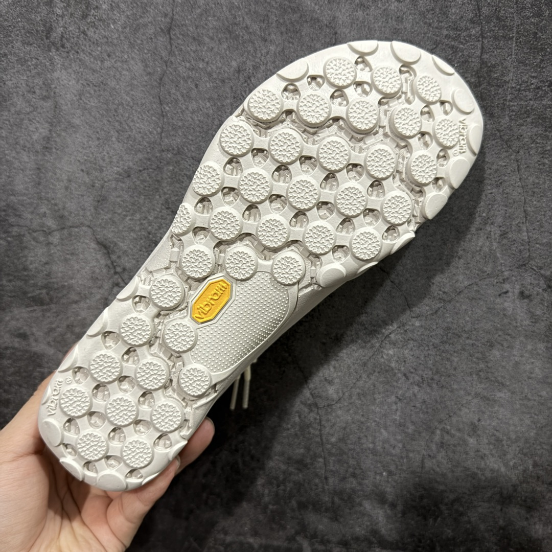 图片[9]-终端 【GX版本】New Balance MT10系列 薄系扁鞋风赤足生活休闲鞋  鞋底采用Vibram橡胶大底，赋予卓越的抓地力，适合多种地形穿着。中底采用薄薄的缓冲层，提供舒适的穿着体验。鞋身紧贴脚面，形成良好的包裹性，减少脚在鞋内的移动与摩擦。4毫米的低坡差设计更适合自然的中足落地方式，尽可能贴近地面，让穿着者能够更贴近地面，感受大自然的每一丝呼吸。 货号：MT10TTD  尺码：36 37 37.5 38 38.5 39 40 40.5 41 42 42.5 43 44 45-选品中心