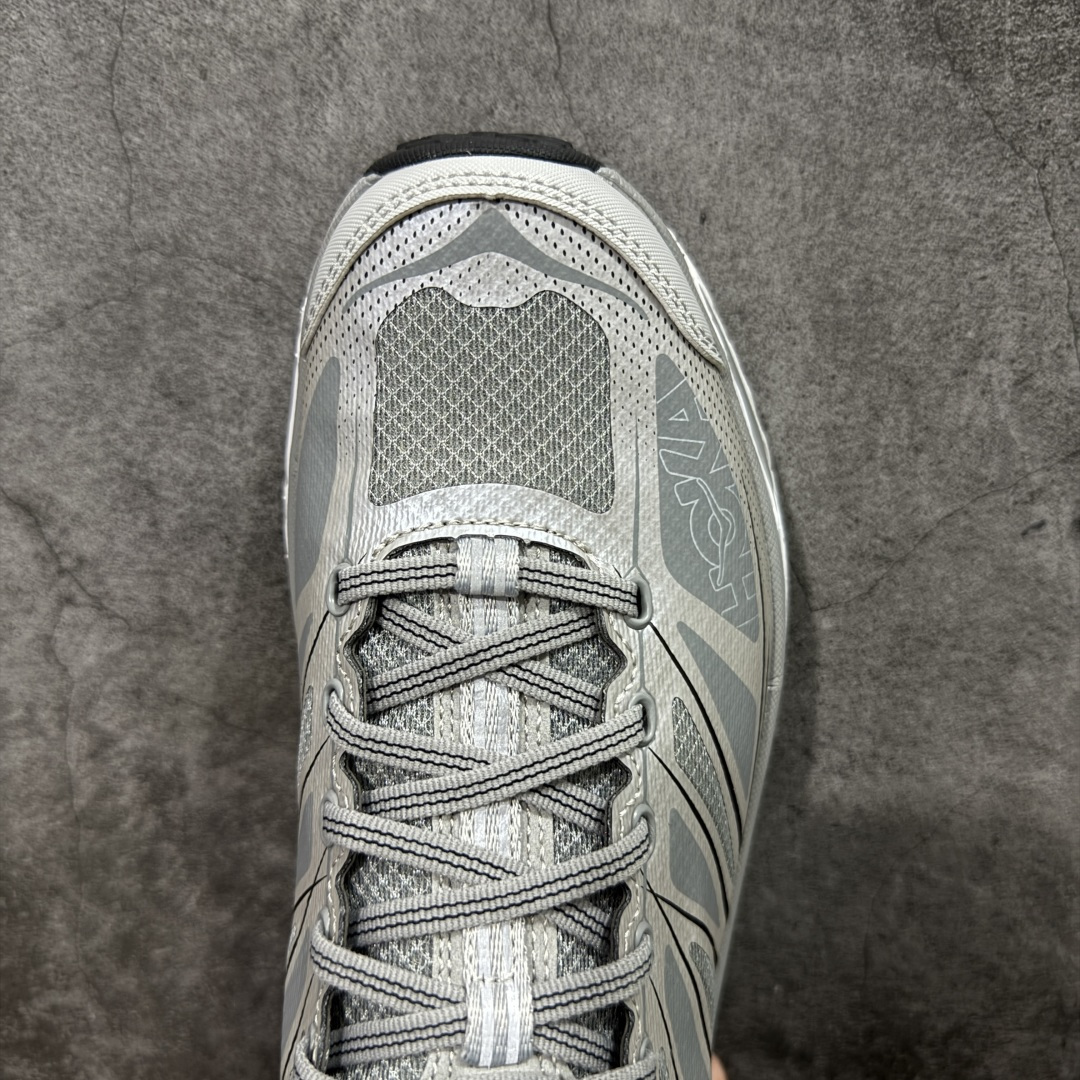 图片[5]-【纯原H版】HOKA ONE ONE Mafate Speed 2 Low 玛法特2代系列低帮轻量户外越野休闲运动慢跑鞋 正确组合底 市场顶级版本 上脚赞到报爆 轻盈舒适 鞋面采用超轻的无缝架构 轻薄的TPU贴在透气的鞋面材料上 减轻重量同时也保证了支撑性 鞋底采用滚动平衡技术 引导跑者回归自然步态 祖传的神奇EVA材质中底依旧是一如既往地表现优秀 能提供充足的缓震 作为HOKA家的越野跑鞋 VIBRAM 橡胶大底也是必不可少的 即便在复杂湿滑的地形 依旧能有良好的抓地力及稳定性 鞋带采用了弹性不易松脱的扁宽弹性鞋带 前掌与中掌部分也进行了加宽 也更加适合亚洲人的脚型 是一款十分全面且足够强悍的户外硬核越野鞋 日常搭配的话短裤是基本不挑 阔腿裤 工装裤以及各种长筒牛仔裤都可以 尺码：36 36.5 37.5 38 38.5 39 40 40.5 41 42 42.5 43 44 44.5 45-选品中心