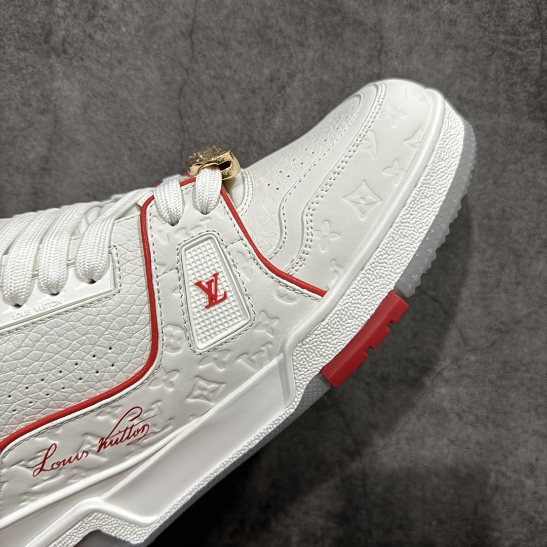 图片[6]-【天花板/Goat版】 市场最强版 没有之一的存在💪🏻 Louis Vuitton LV Trainer 系列全新版上架 手里有正品的可以对比下🆚懂货的看细节‼️ 此版品质是市场从未达到的新高度！ 整体版型 皮料 牛仔布的色差 压花纹路清晰度 后跟版型等等 都可以自行对比[机智]吊打市场所有货，怒甩十条街的那种，直接来正品对比图🆚，欢迎拿市场各大工厂的货来对比！ 尺码：35-45码-选品中心