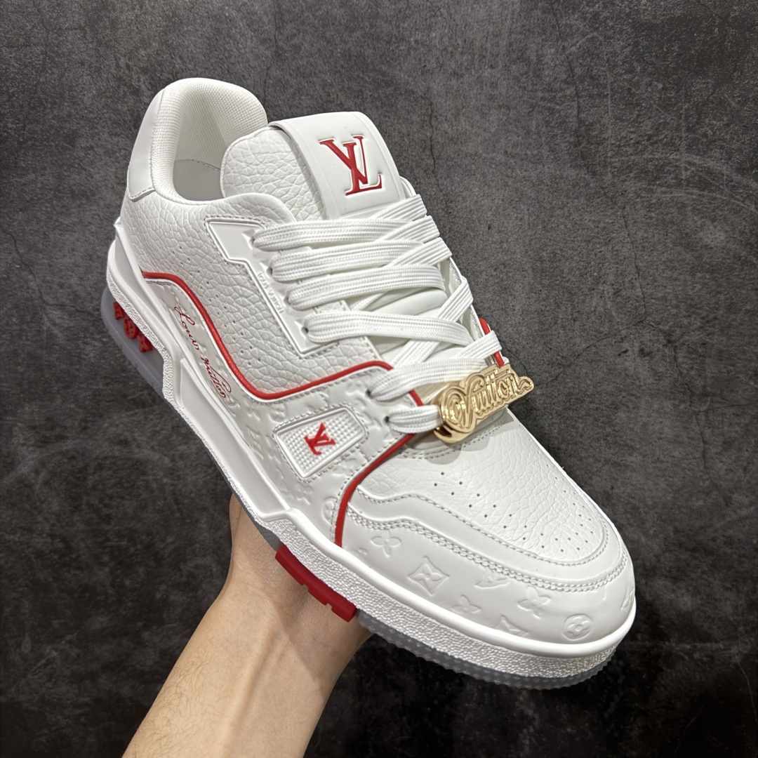 图片[3]-【天花板/Goat版】 市场最强版 没有之一的存在💪🏻 Louis Vuitton LV Trainer 系列全新版上架 手里有正品的可以对比下🆚懂货的看细节‼️ 此版品质是市场从未达到的新高度！ 整体版型 皮料 牛仔布的色差 压花纹路清晰度 后跟版型等等 都可以自行对比[机智]吊打市场所有货，怒甩十条街的那种，直接来正品对比图🆚，欢迎拿市场各大工厂的货来对比！ 尺码：35-45码-选品中心