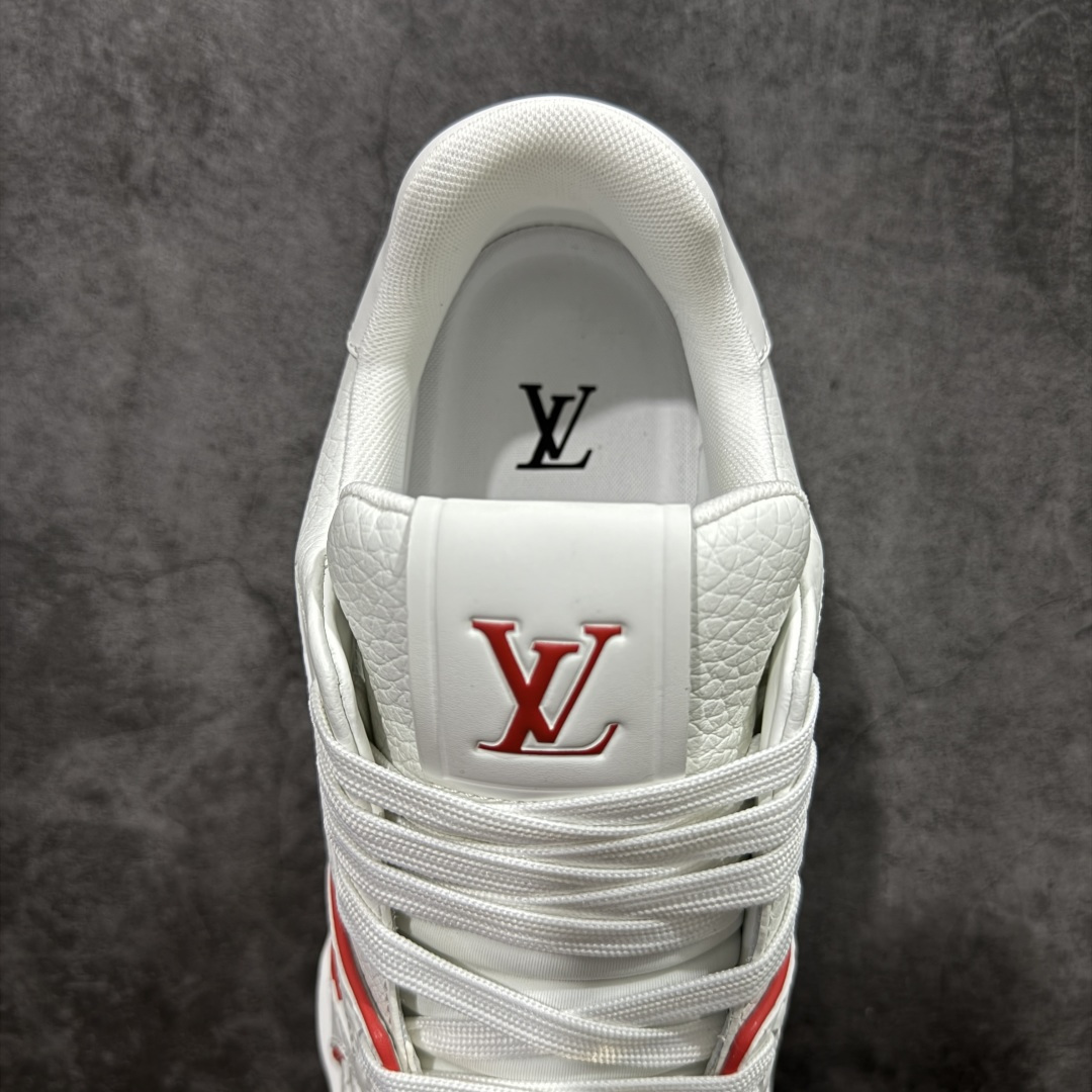 图片[8]-【天花板/Goat版】 市场最强版 没有之一的存在💪🏻 Louis Vuitton LV Trainer 系列全新版上架 手里有正品的可以对比下🆚懂货的看细节‼️ 此版品质是市场从未达到的新高度！ 整体版型 皮料 牛仔布的色差 压花纹路清晰度 后跟版型等等 都可以自行对比[机智]吊打市场所有货，怒甩十条街的那种，直接来正品对比图🆚，欢迎拿市场各大工厂的货来对比！ 尺码：35-45码-选品中心