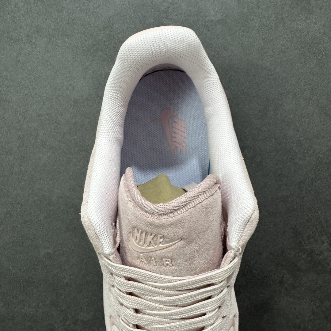 图片[7]-【公司级】耐克Nike AIR FORCE 1’07空军一号低帮百搭休闲运动板鞋。柔软、弹性十足的缓震性能和出色的中底设计，横跨复古与现代的外型结合，造就出风靡全球三十多年的Force 1。 货号：HV4406-601 尺码：36 36.5 37.5 38 38.5 39 40 40.5 41 42 42.5 43 44 45-选品中心