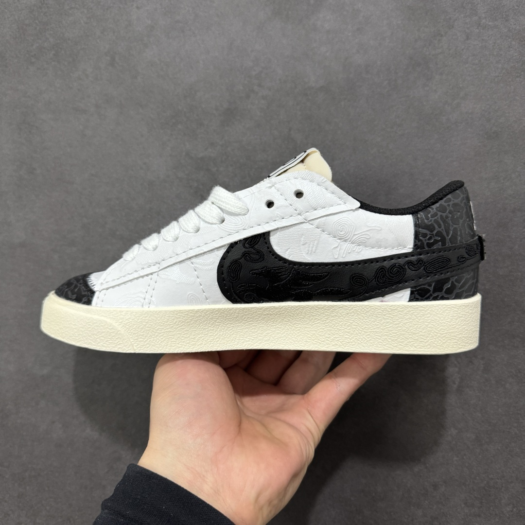 图片[2]-【定制版】NK Blazer Low‘77 Jumbo 马年限定 CNY新年款 经典百搭低帮开拓者休闲运动板鞋 MN2026-004 尺码：36 36.5 37.5 38 38.5 39 40 40.5 41 42 42.5 43 44 45 编码：GLB220230-选品中心
