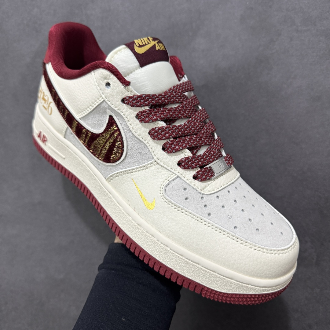 图片[3]-【定制版】Nike Air Force 1\’07 Low 马年限定 空军一号低帮休闲板鞋  #原楦头原纸板 高端定制鞋盒 原厂鞋底 超高清洁度 细节完美 货号：XT6998-101  尺码：36 36.5 37.5 38 38.5 39 40 40.5 41 42 42.5 43 44 44.5 45-选品中心