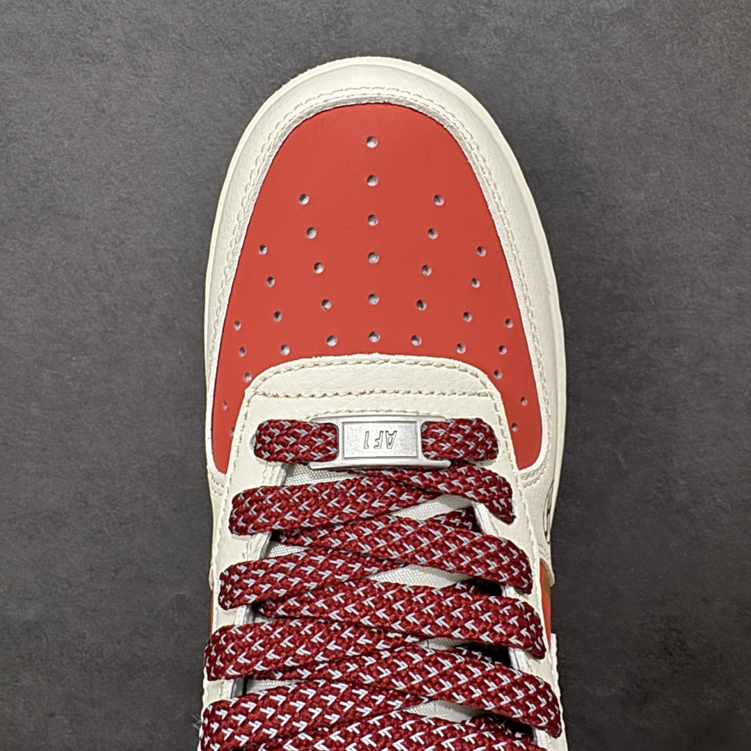 图片[8]-【定制版】马年炸场 国风封神 AIR FORCE 1 2026限定马年主题设计，红白撞色点燃新年氛围，鞋身烫金“马”纹与2026标识暗藏祥瑞寓意，可拆卸小马挂饰增添把玩感。经典空军一号鞋型搭载Air气垫，兼顾复古颜值与舒适脚感，拜年出街双在线，妥妥新年战靴！ 货号：JP2026-151 尺码：36 36.5 37.5 38 38.5 39 40 40.5 41 42 42.5 43 44 44.5 45-选品中心