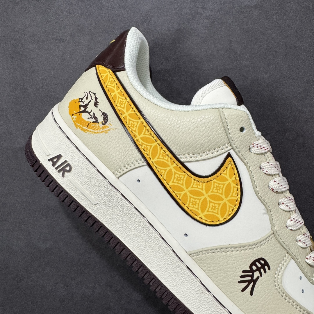 图片[6]-【定制版】NIke Air Force 1 \’07 Low “马年限定–米杏金纹” 空军一号低帮 运动鞋 休闲鞋 折边针车 工艺难度大 原楦头原纸板 高端定制鞋盒 原厂鞋底 超高清洁度 细节完美 货号：NH0601-504 尺码：36 36.5 37.5 38 38.5 39 40 40.5 41 42 42.5 43 44 44.5 45-选品中心