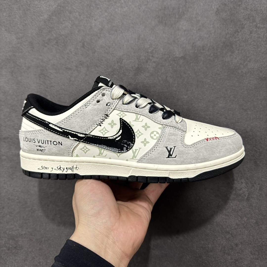 【定制版】Nike SB Dunk Low“ 周年高端定制 低帮休闲板鞋 定制鞋盒 大厂纯原品质出货 超高清洁度 皮料切割干净无任何毛边 细节完美 货号：YX5066-408 尺码：36 36.5 37.5 38 38.5 39 40 40.5 41 42 42.5 43 44 44.5 45-选品中心