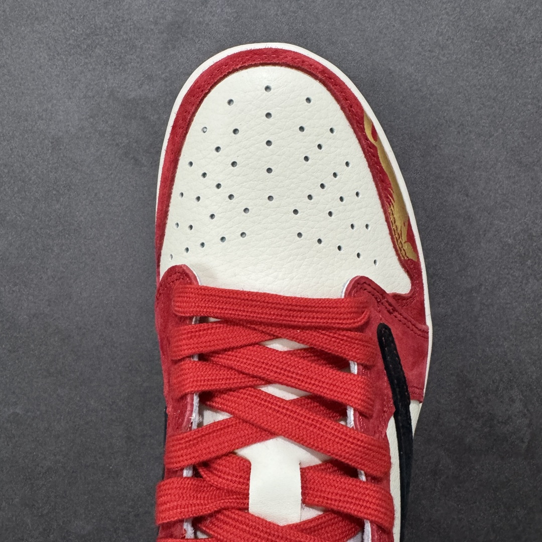 图片[8]-【定制版】Air Jordan 1 x Travis Scott AJ1倒勾 乔一倒钩 马年限定 CNY新年款 耐克 低帮文化篮球鞋 完美品质出货 细节如图所示 鞋面切割工整 冲孔整齐干净 中底拉帮线 整体清洁度非常好 货号： FC1688-247 尺码：36-45-选品中心