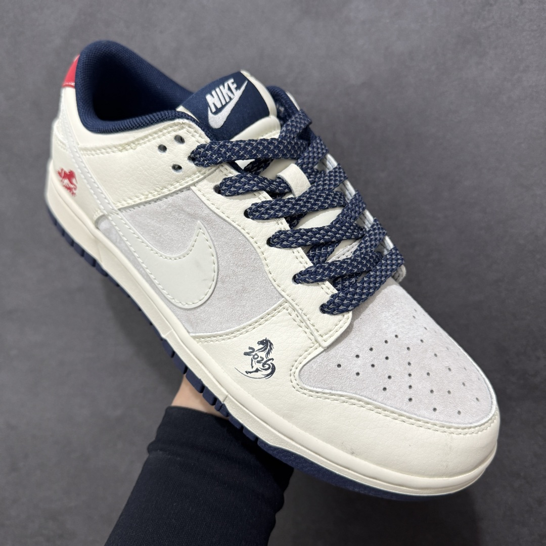 图片[3]-【定制版】Nike SB Dunk Low 马年限定 高端定制 低帮休闲板鞋 #定制鞋盒 大厂纯原品质出货 超高清洁度 皮料切割干净无任何毛边 细节完美 货号：ZH2598-804 尺码：36 36.5 37.5 38 38.5 39 40 40.5 41 42 42.5 43 44 44.5 45-选品中心
