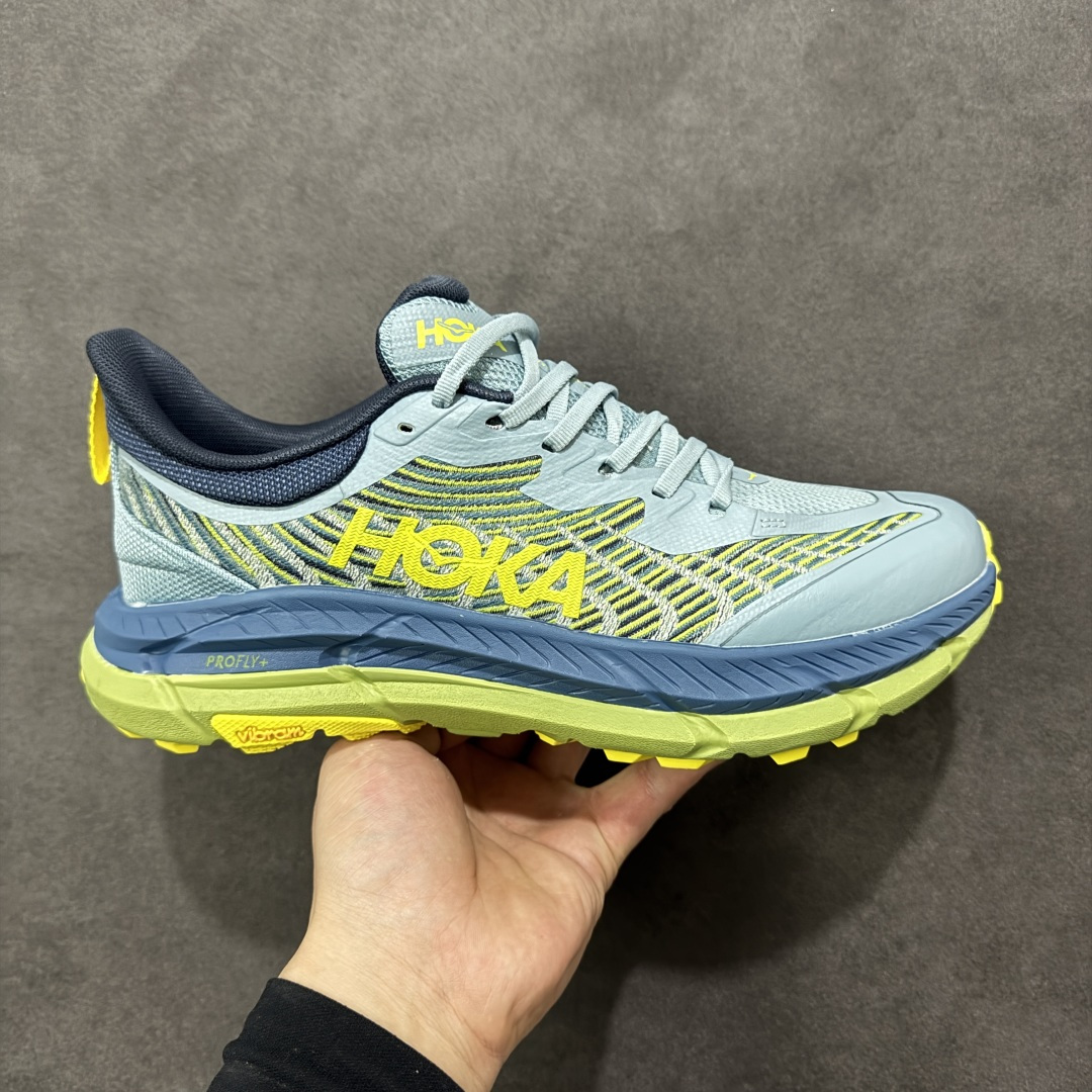 【正确组合底版本】HOKA ONE ONE Mafate Speed 4 飞速玛法特4代系列低帮轻量户外越野休闲运动慢跑鞋 HOKA ONE ONE是来自美国的跑步鞋知名品牌，创立于2009年，始终致力于为所有跑者提供更新、更好的跑步装备。相比常规跑鞋，HOKA ONE ONE特别研发使用性能独特的几何形跑鞋中底，此种鞋底更厚、更高、回弹性也更好，除了卓越的缓冲性能，它还能为各种阶段的跑者带来更具动感、更加稳定的跑步体验。HOKAONE ONE从设计之初就清楚意识到，要保证跑者步幅的均匀一致，双脚自然而然的运动至关重要。 尺码：36 36.5 37.5 38 39 40 40.5 41 42 42.5 43 44 45-选品中心