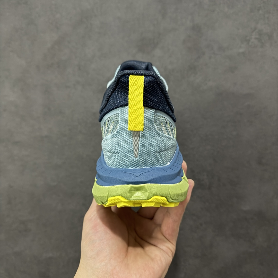 图片[4]-【正确组合底版本】HOKA ONE ONE Mafate Speed 4 飞速玛法特4代系列低帮轻量户外越野休闲运动慢跑鞋 HOKA ONE ONE是来自美国的跑步鞋知名品牌，创立于2009年，始终致力于为所有跑者提供更新、更好的跑步装备。相比常规跑鞋，HOKA ONE ONE特别研发使用性能独特的几何形跑鞋中底，此种鞋底更厚、更高、回弹性也更好，除了卓越的缓冲性能，它还能为各种阶段的跑者带来更具动感、更加稳定的跑步体验。HOKAONE ONE从设计之初就清楚意识到，要保证跑者步幅的均匀一致，双脚自然而然的运动至关重要。 尺码：36 36.5 37.5 38 39 40 40.5 41 42 42.5 43 44 45-选品中心