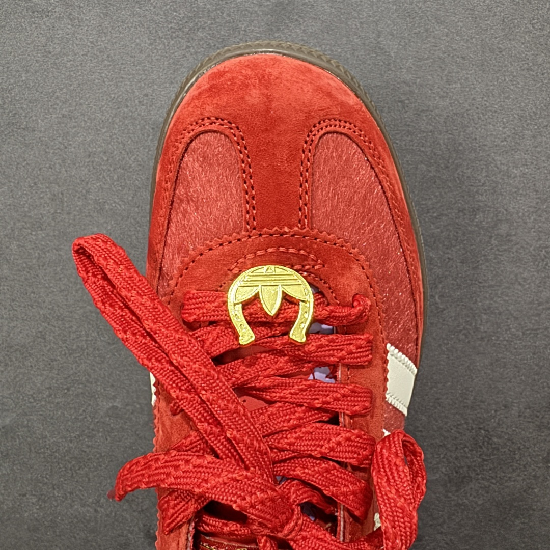 图片[8]-【YH纯原】adidas originals HANDBALL SPEZIAL CNY新年款 马年限定 经典运动 德训鞋 三叶草手球特别版圣帕特里克节联名款 全鞋采用yezzy500一样的皮料 进口长绒皮，特殊工艺技术 原盒包装 牛筋耐磨大底 承载青春情怀的板鞋，是现在潮男靓女上脚的大热鞋款 经典三条杠装饰鞋侧 品牌辨识度清晰 货号：KJ6299 尺码：36 36.5 37 38 38.5 39 40 40.5 41 42 42.5 43 44 44.5 45-选品中心