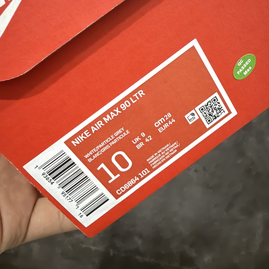 图片[10]-【Max纯原版】Nike Air Max 90 Leather 舒适时尚减震耐磨透气 低帮 气垫 休闲跑步鞋 男款 货号：CD6864-101 顶级90款问市 开发数月 原版开发 多道QC质检 鞋型完美复刻 原厂级别工艺 正确色卡 正确气垫蓝光 正确大底 独家私模 采用进口头层牛皮拼接 定位高端市场 行业标杆工艺 尺码：39 40 40.5 41 42 42.5 43 44 44.5 45 46-选品中心