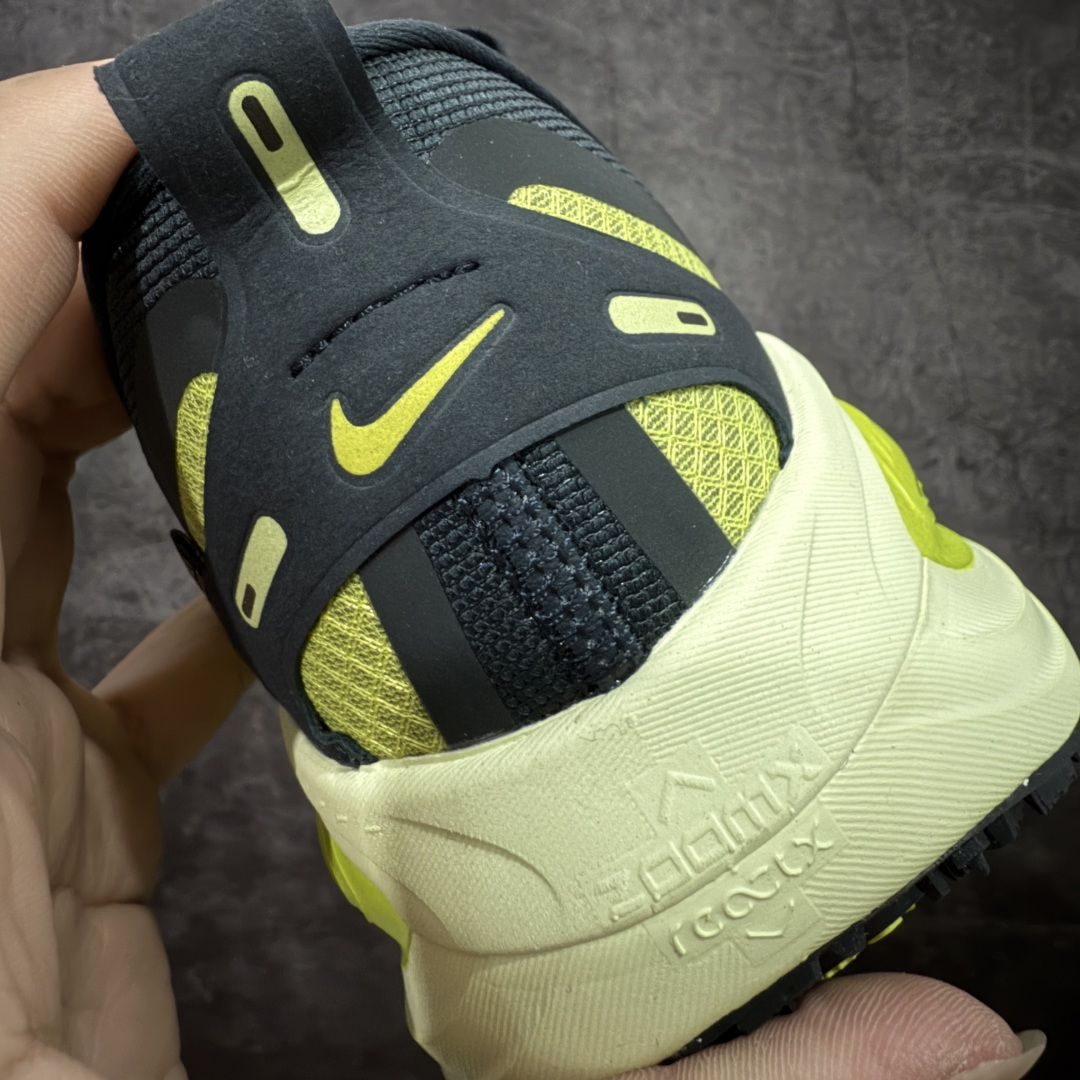 图片[2]-【XE纯原版】Nike Air Zoom Vomero 18 全新科技运动跑鞋 HQ7002-300    目前市场最强品质 原版购入开发 鞋面采用硅胶发泡立体印刷 分体式组合大底 上层超临界ZOOM X泡棉 下层一次ReactX泡棉 区别市场一体底 超高质检清洁度 一切材质配件均与原版一致 原楦原纸板开发 匹配原版98%以上 完美弧度版型 原厂鞋标 立体反光鞋盒标 鞋盒防撞海绵 高端玩家必推版本 高价零售必推版本 欢迎对比市面任意版本‼️ 这双鞋简直是时尚与科技的完美融合。 经典黑色鞋面，质感爆棚，搭配超亮眼的银色大勾子，瞬间成为街头焦点。不仅颜值在线，缓震性能更是一绝 不管是日常出街还是慢跑锻炼，都能给双脚极致舒适体验。  码数超全，36-46 码任你选！别犹豫啦，穿上它，轻松走出潮流范，开启你的时尚运动新旅程！ 码段：36-46-选品中心