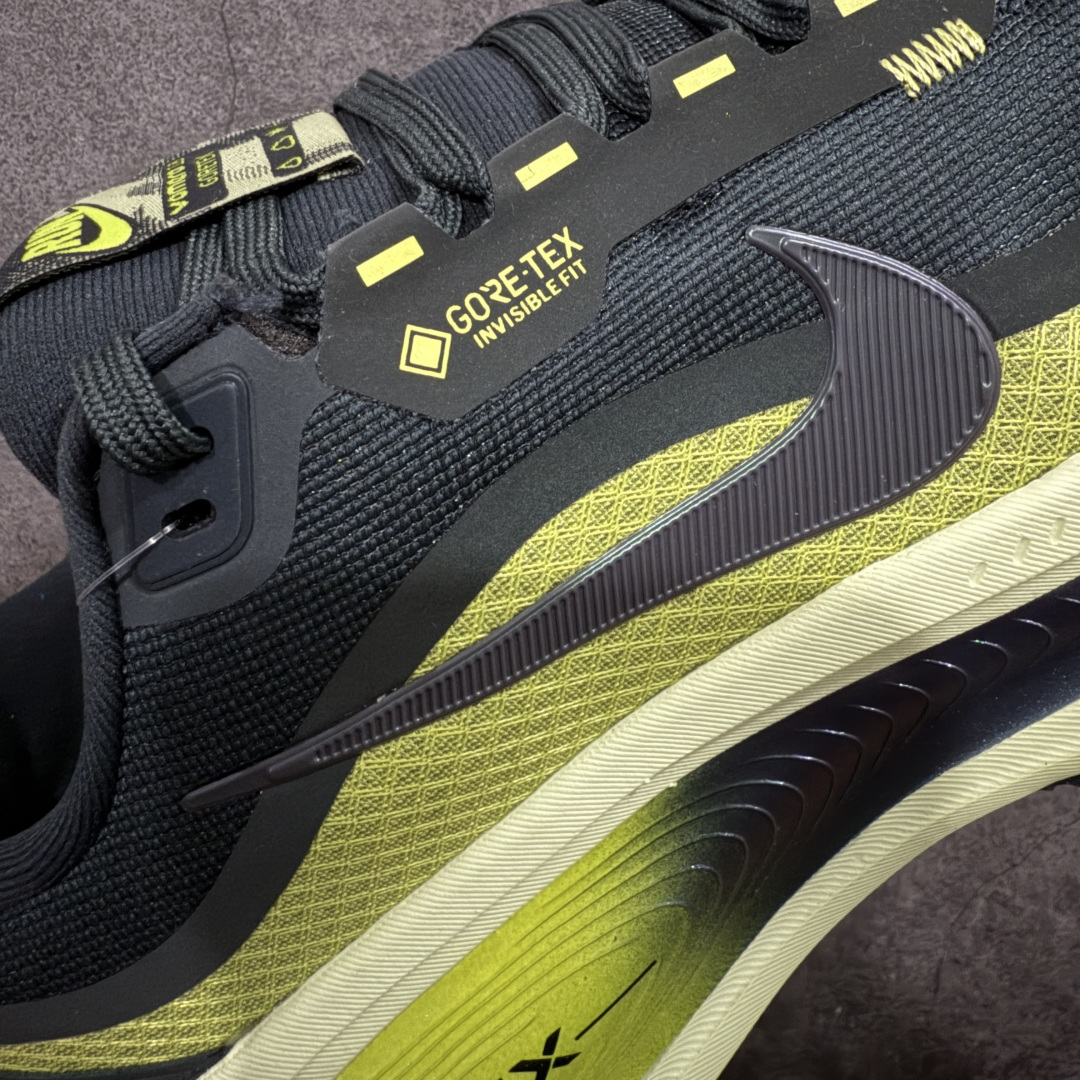 图片[4]-【XE纯原版】Nike Air Zoom Vomero 18 全新科技运动跑鞋 HQ7002-300    目前市场最强品质 原版购入开发 鞋面采用硅胶发泡立体印刷 分体式组合大底 上层超临界ZOOM X泡棉 下层一次ReactX泡棉 区别市场一体底 超高质检清洁度 一切材质配件均与原版一致 原楦原纸板开发 匹配原版98%以上 完美弧度版型 原厂鞋标 立体反光鞋盒标 鞋盒防撞海绵 高端玩家必推版本 高价零售必推版本 欢迎对比市面任意版本‼️ 这双鞋简直是时尚与科技的完美融合。 经典黑色鞋面，质感爆棚，搭配超亮眼的银色大勾子，瞬间成为街头焦点。不仅颜值在线，缓震性能更是一绝 不管是日常出街还是慢跑锻炼，都能给双脚极致舒适体验。  码数超全，36-46 码任你选！别犹豫啦，穿上它，轻松走出潮流范，开启你的时尚运动新旅程！ 码段：36-46-选品中心