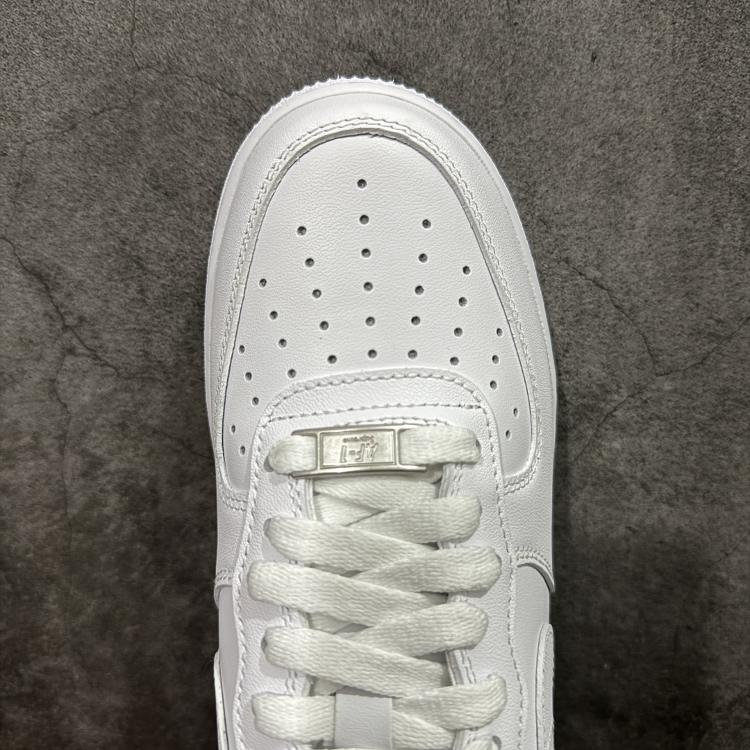 图片[5]-【Max纯原】CDG x Supreme x NK Air Force 1 Supreme Comme des Garcons Shirt 空军一号低帮板鞋 三方联名白黑六眼 923044-100 8 经典老鞋 完美复刻 不规则波浪大底咬花 全鞋电脑针车 工整有序 视觉效果满分 原厂拉帮手法 标准四线 密度针距针孔大小控制到位 原装反口里网布海绵 正确卡色网眼大小 新版鞋撑改用纸团代替 原厂港宝加持完美还原灵魂版型 原盒原配从里到外百分百还原 原厂全头层原厂皮料 原标原盒 内置Sole气垫 中底白色背胶 中底划线 已经无限的接近公司 原厂楦头 原厂刺绣 后跟弧度修正 独家私模最大开发到48.5 尺码：40 40.5 41 42 42.5 43 44 44.5 45 46 47.5 48.5-选品中心