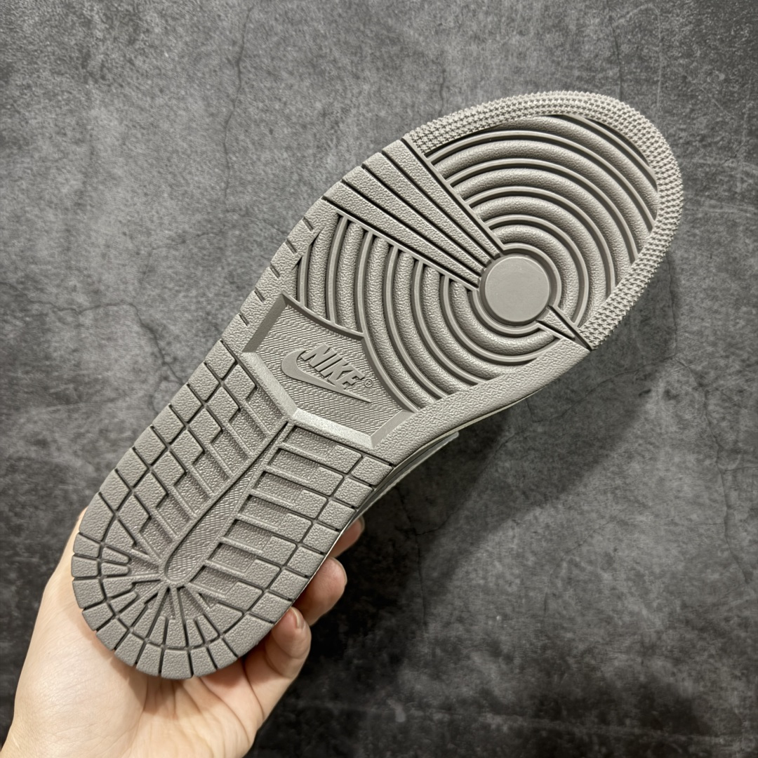 图片[9]-【纯原头层】Travis Scott x Fragment x Air Jordan AJ1 Low OG SP 三方联名倒勾低帮 市面最强公司级原装纸板原楦开发 极致鞋型一眼正即视感 #独家私模原档案开模，自动区别市面普通版本 #全鞋采用东莞头层皮，用料绝不含糊 #飞翼3D高频立体感十足 细节全方面到位 #全鞋电脑车线 顶级工艺 完美清洁度 货号：CQ4277 011 尺码：36 36.5 37.5 38 38.5 39 40 40.5 41 42 42.5 43 44 45 46-选品中心