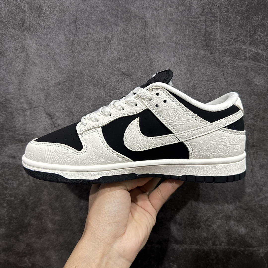 图片[2]-【纯原版】Nike SB Dunk Low 马年限定 低帮休闲板鞋 IF3944-001 大厂出品 极力推荐 原装头层材料 独家版型蒸餾加工帶來的是更好的视觉和脚感体验大厂纯原品质出货 清洁度 电绣工艺 皮料切割干净无任何毛边 细节完美   尺码：35.5 36 36.5 37.5 38 38.5 39 40 40.5 41 42 42.5 43 44 44.5 45 46 47.5-选品中心