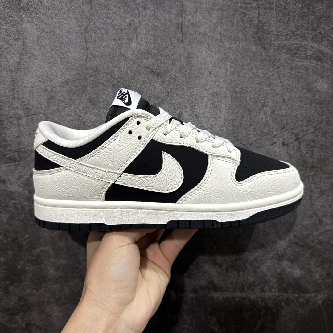 【纯原版】Nike SB Dunk Low 马年限定 低帮休闲板鞋 IF3944-001 大厂出品 极力推荐 原装头层材料 独家版型蒸餾加工帶來的是更好的视觉和脚感体验大厂纯原品质出货 清洁度 电绣工艺 皮料切割干净无任何毛边 细节完美   尺码：35.5 36 36.5 37.5 38 38.5 39 40 40.5 41 42 42.5 43 44 44.5 45 46 47.5-选品中心