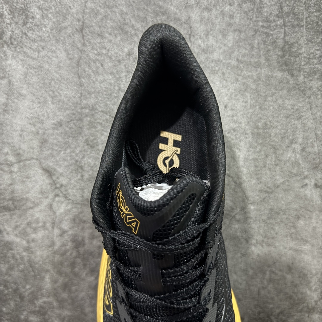 图片[8]-【公司级】HOKA ONE ONE Rocket X 3 低帮专业越野跑步鞋 实拍首发 相较于前几代Mafate包裹感更好 跟Speedgoat(快速羚羊)系列比起来更加舒适 鞋底防滑性能在下坡的石板台阶和原始路面都有很好的表现 HOKA血统属性厚底设计 在快速下坡时起到缓震保护作用 减少重力给予脚踝、膝部、髋关节等处带来的冲击力 货号：1168724-SNLG 尺码：36 36.5 37 37.5 38 38.5 39 40 40.5 41 42 42.5 43 44 44.5 45-选品中心
