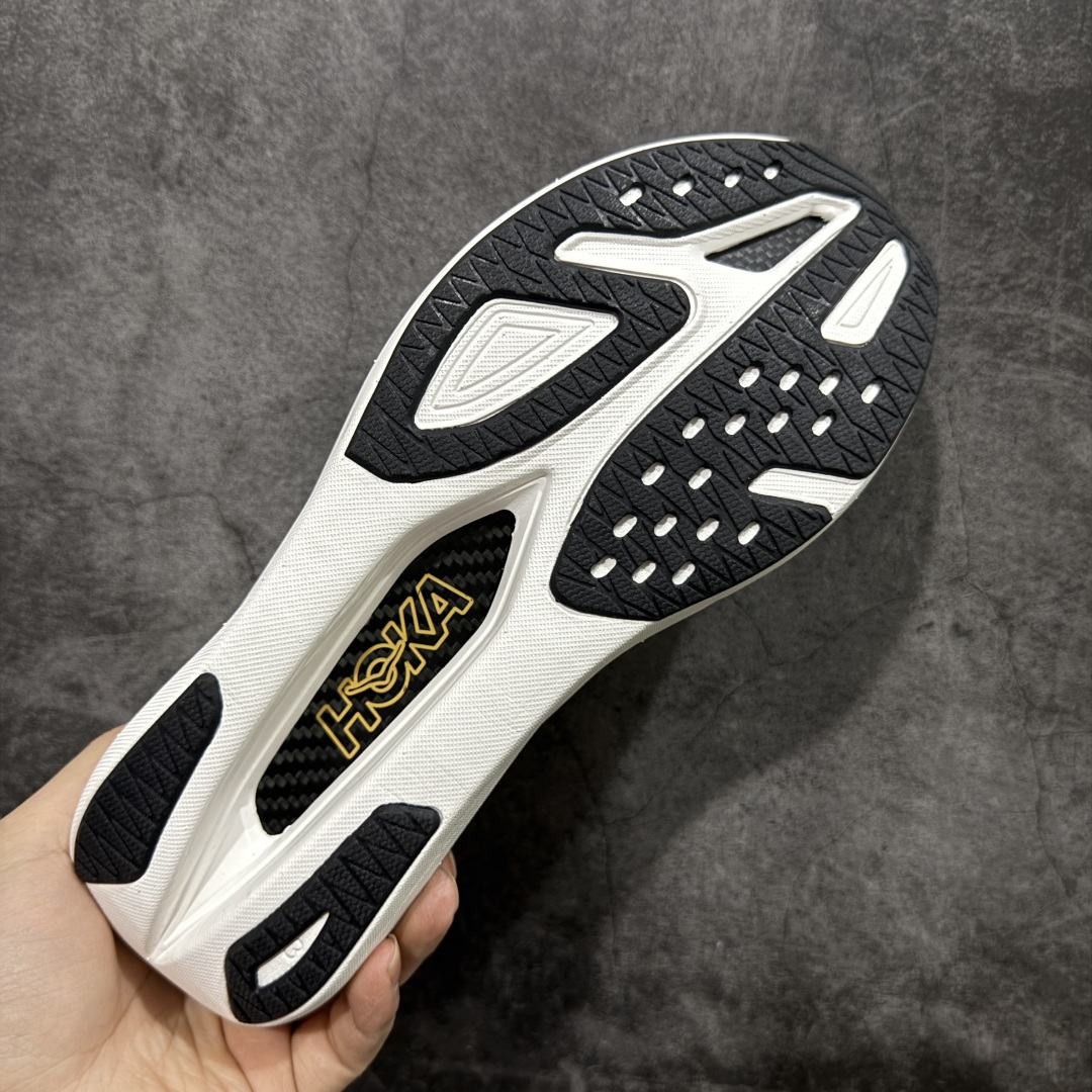 图片[9]-【公司级】HOKA ONE ONE Rocket X 3 低帮专业越野跑步鞋 实拍首发 相较于前几代Mafate包裹感更好 跟Speedgoat(快速羚羊)系列比起来更加舒适 鞋底防滑性能在下坡的石板台阶和原始路面都有很好的表现 HOKA血统属性厚底设计 在快速下坡时起到缓震保护作用 减少重力给予脚踝、膝部、髋关节等处带来的冲击力 货号：1168724-SNLG 尺码：36 36.5 37 37.5 38 38.5 39 40 40.5 41 42 42.5 43 44 44.5 45-选品中心