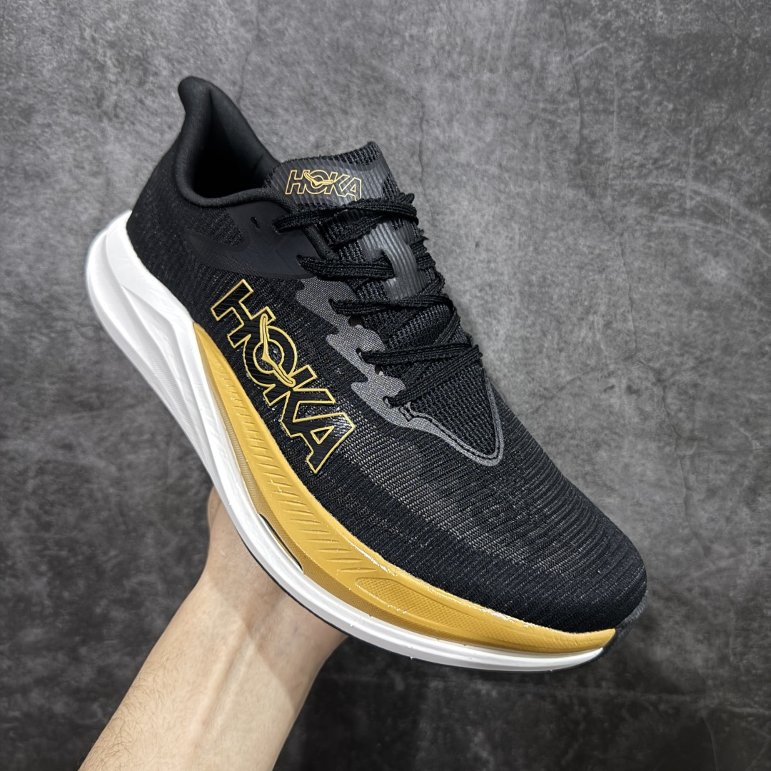 图片[3]-【公司级】HOKA ONE ONE Rocket X 3 低帮专业越野跑步鞋 实拍首发 相较于前几代Mafate包裹感更好 跟Speedgoat(快速羚羊)系列比起来更加舒适 鞋底防滑性能在下坡的石板台阶和原始路面都有很好的表现 HOKA血统属性厚底设计 在快速下坡时起到缓震保护作用 减少重力给予脚踝、膝部、髋关节等处带来的冲击力 货号：1168724-SNLG 尺码：36 36.5 37 37.5 38 38.5 39 40 40.5 41 42 42.5 43 44 44.5 45-选品中心