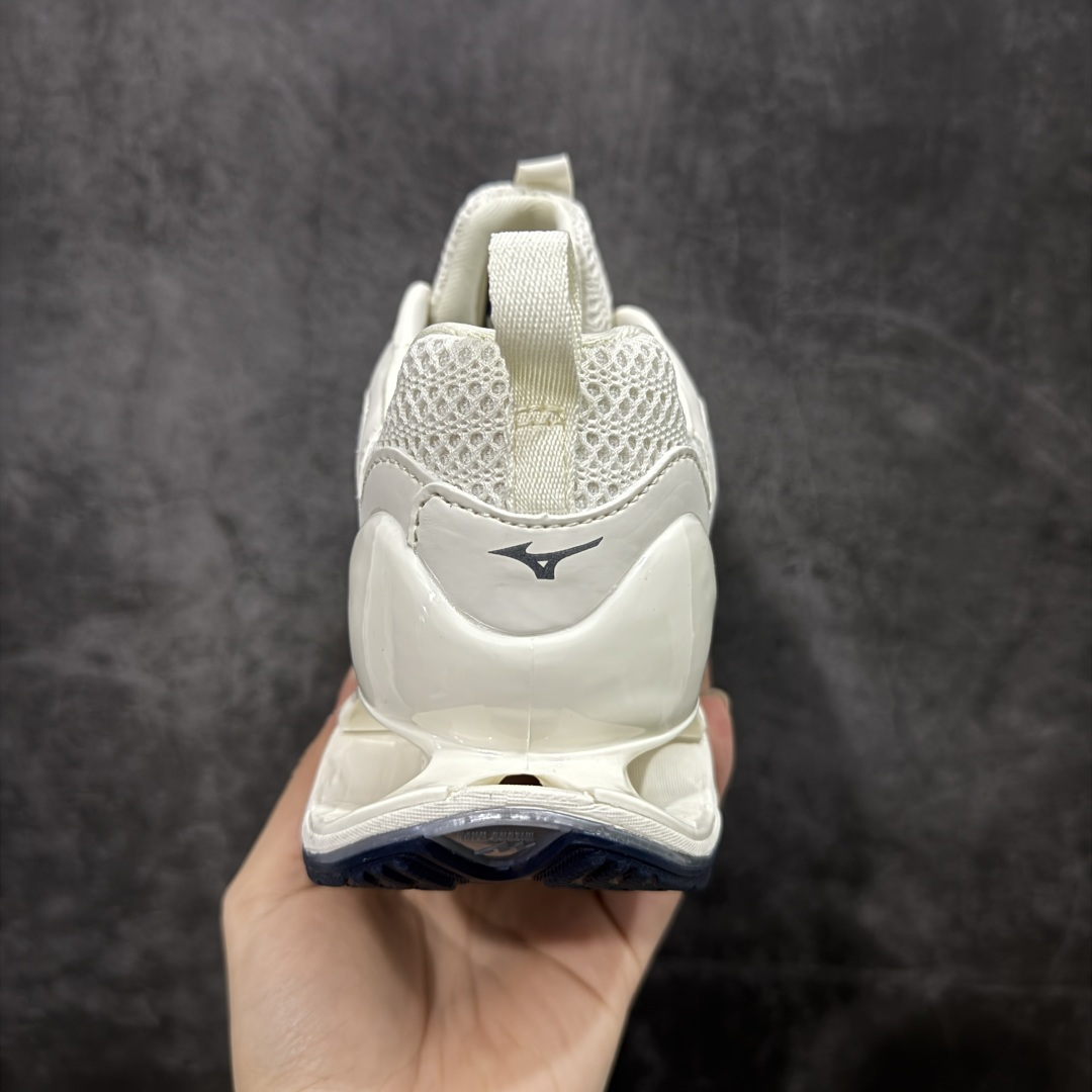 图片[4]-【纯原版】Mizuno 美津侬 WAVE PROPHECY 14S 复古时尚休闲舒适运动跑步鞋 美津浓WAVE机械缓震 可以说是机械缓震跑鞋科技的翘楚有着非凡的适应性，有着充分而持久的缓震能力和轻量化设计，是一双可以陪伴我们日常训练甚至是半马比赛的跑鞋，无论是“跑步初哥”还是“精英老鸟”，只要不是比较夸张的大体重人群，都可以穿着WAVE RIDER 来跑步。如果你不知道跑步穿什么鞋，不知道给别人推荐什么鞋，那么选“美津浓 ” 尺码：36-45-选品中心