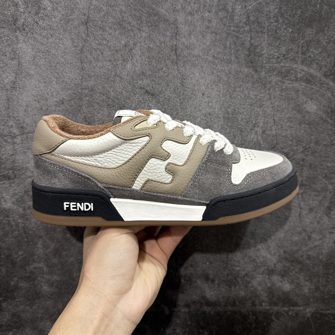 【YS纯原】广奢高端货 FENDI芬迪 Match 绒面皮革 压纹系带 男女同款 黑白红底经典款 ✦ 官方同源渠道 · 原装订单 ✦ 专柜全套包装＋原装配件齐全 ✦ 鞋底内置核心防伪芯片 · 可感应 ✦ FENDI Match 最新爆款情侣款板鞋 ✦ 高工艺无缝细空胶技术 ✦ 贴楦误差仅 0.05mm ✦ 固特异内外锁死工艺 ✦ 最大弯折也不开胶 · 环保无异味 ✦ 麂皮＋胶片拼接鞋面，质感更高级 ✦ Logo内里使用毛巾绒MX，脚感细腻温柔 尺码：35-46-选品中心