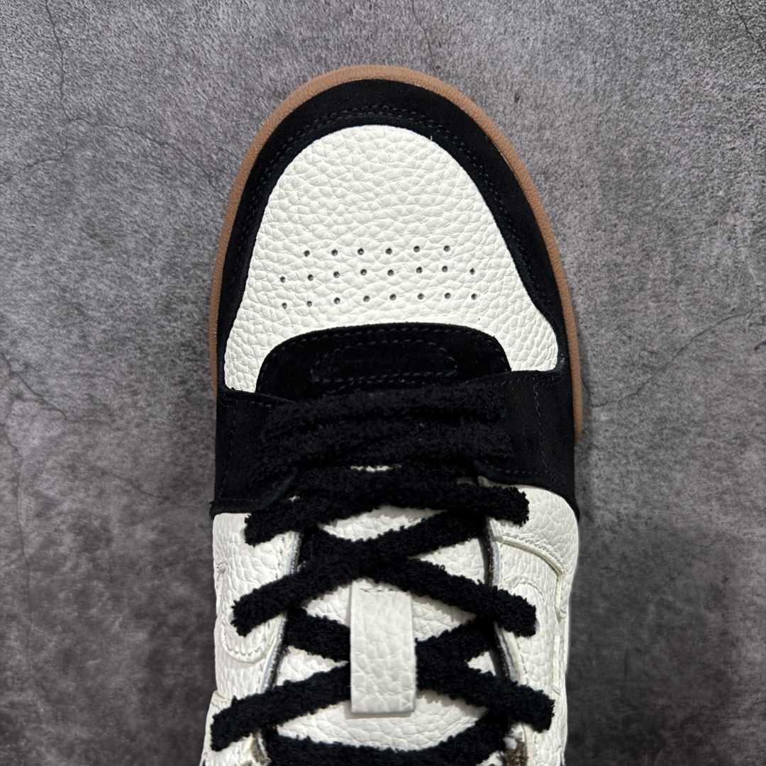 图片[5]-【YS纯原】广奢高端货 FENDI芬迪 Match 绒面皮革 压纹系带 男女同款 黑白红底经典款 ✦ 官方同源渠道 · 原装订单 ✦ 专柜全套包装＋原装配件齐全 ✦ 鞋底内置核心防伪芯片 · 可感应 ✦ FENDI Match 最新爆款情侣款板鞋 ✦ 高工艺无缝细空胶技术 ✦ 贴楦误差仅 0.05mm ✦ 固特异内外锁死工艺 ✦ 最大弯折也不开胶 · 环保无异味 ✦ 麂皮＋胶片拼接鞋面，质感更高级 ✦ Logo内里使用毛巾绒MX，脚感细腻温柔 尺码：35-46-选品中心